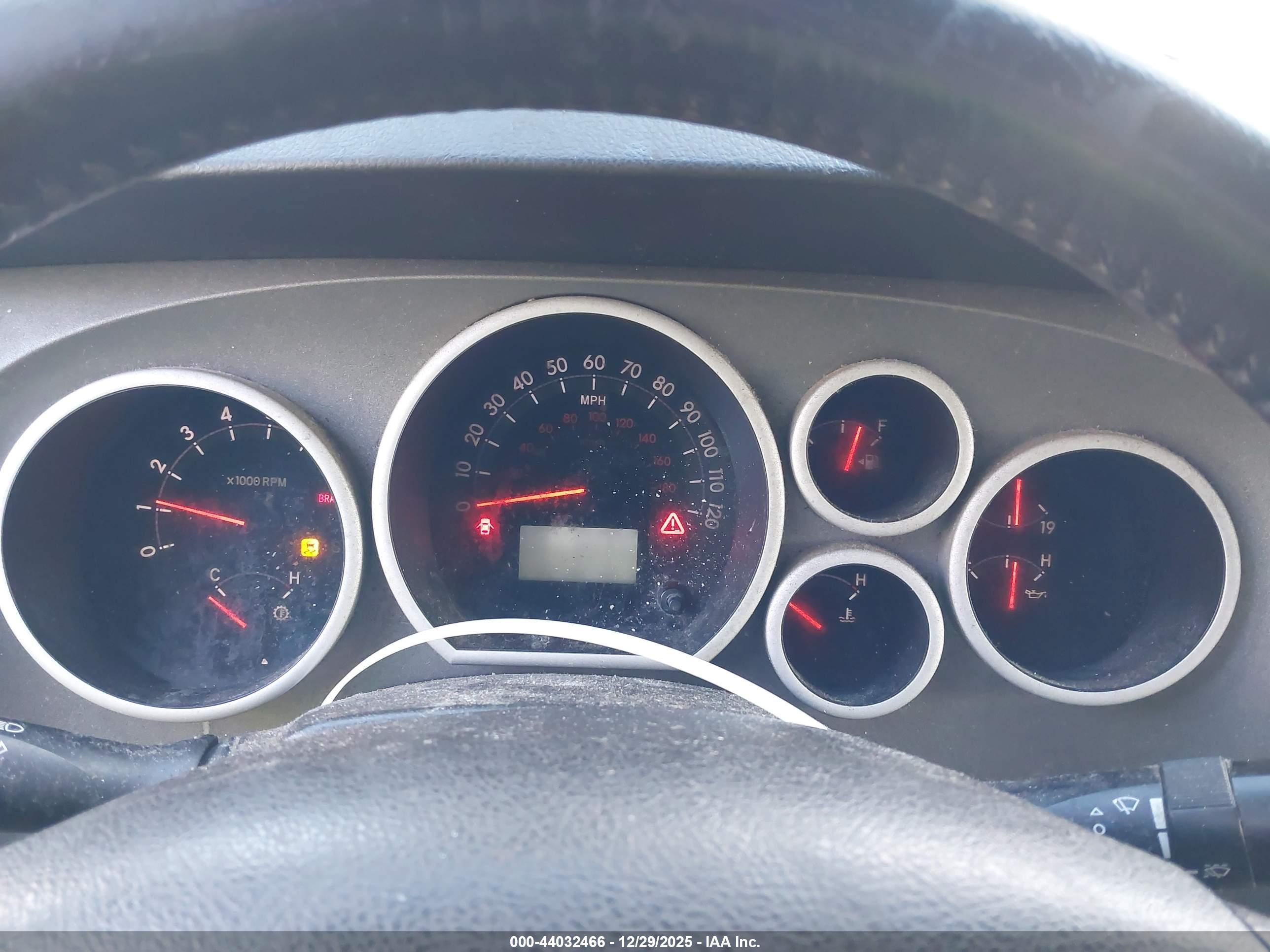 TOYOTA TUNDRA image 7