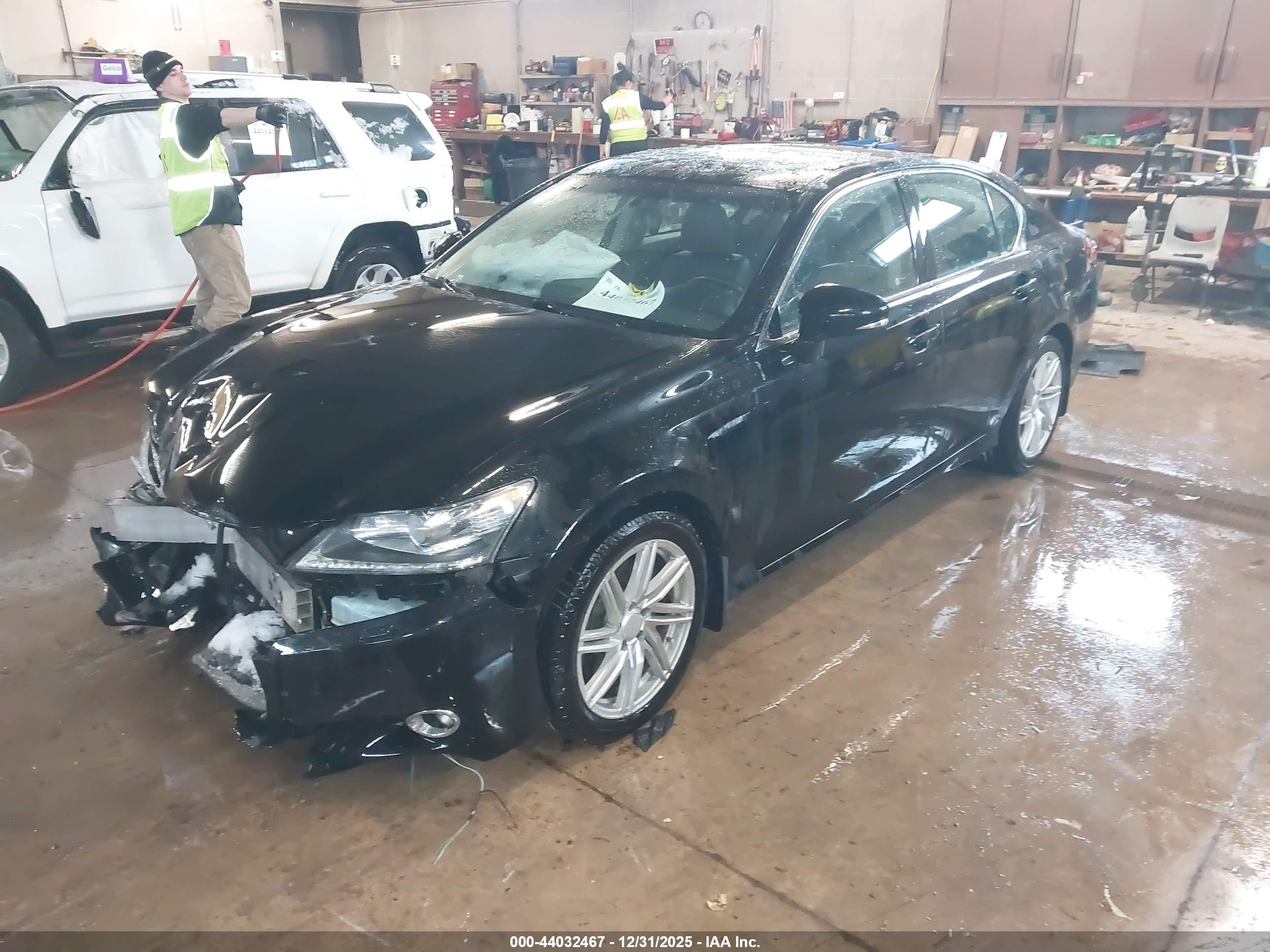 LEXUS GS image 2