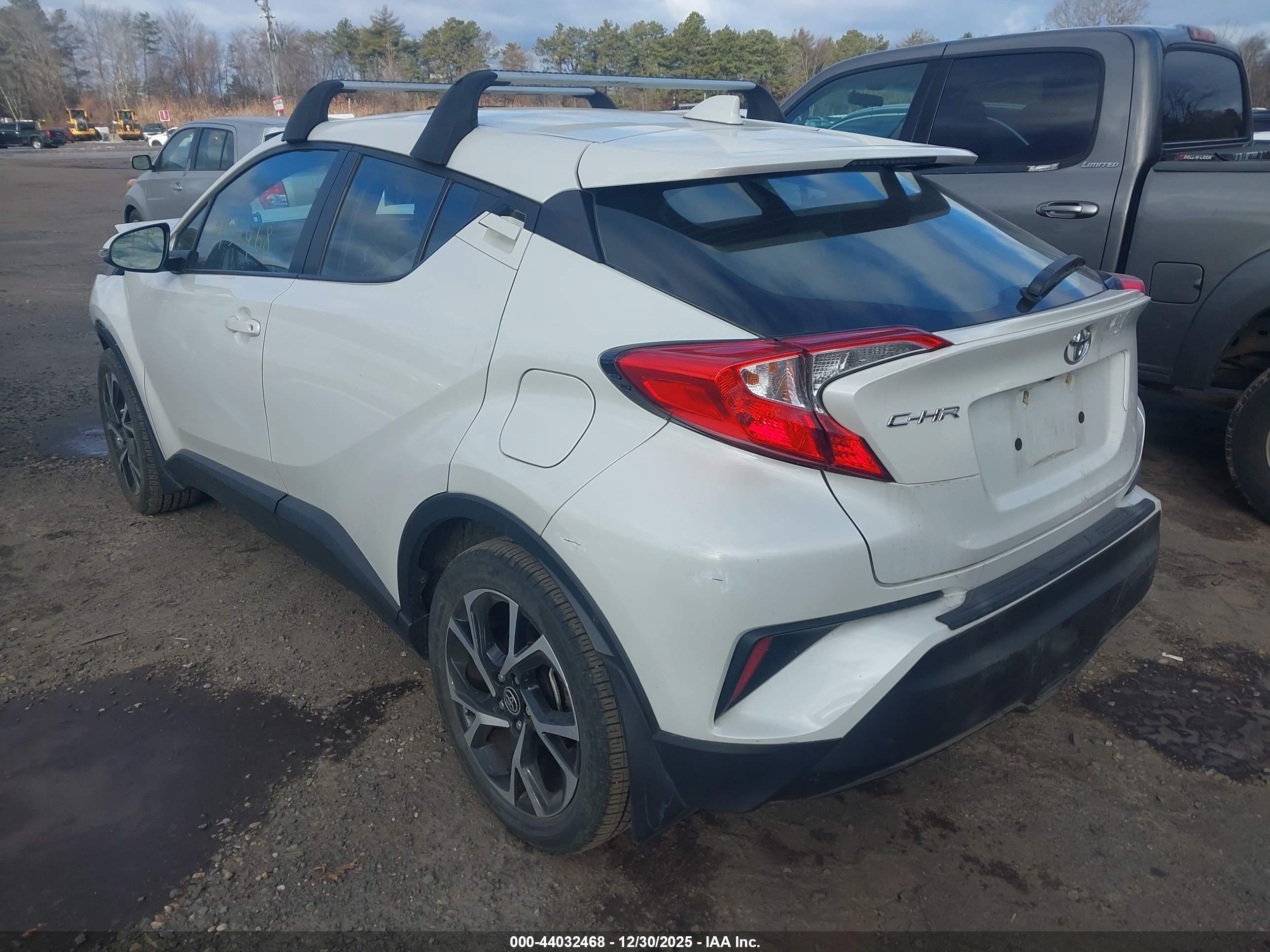 TOYOTA C-HR image 3