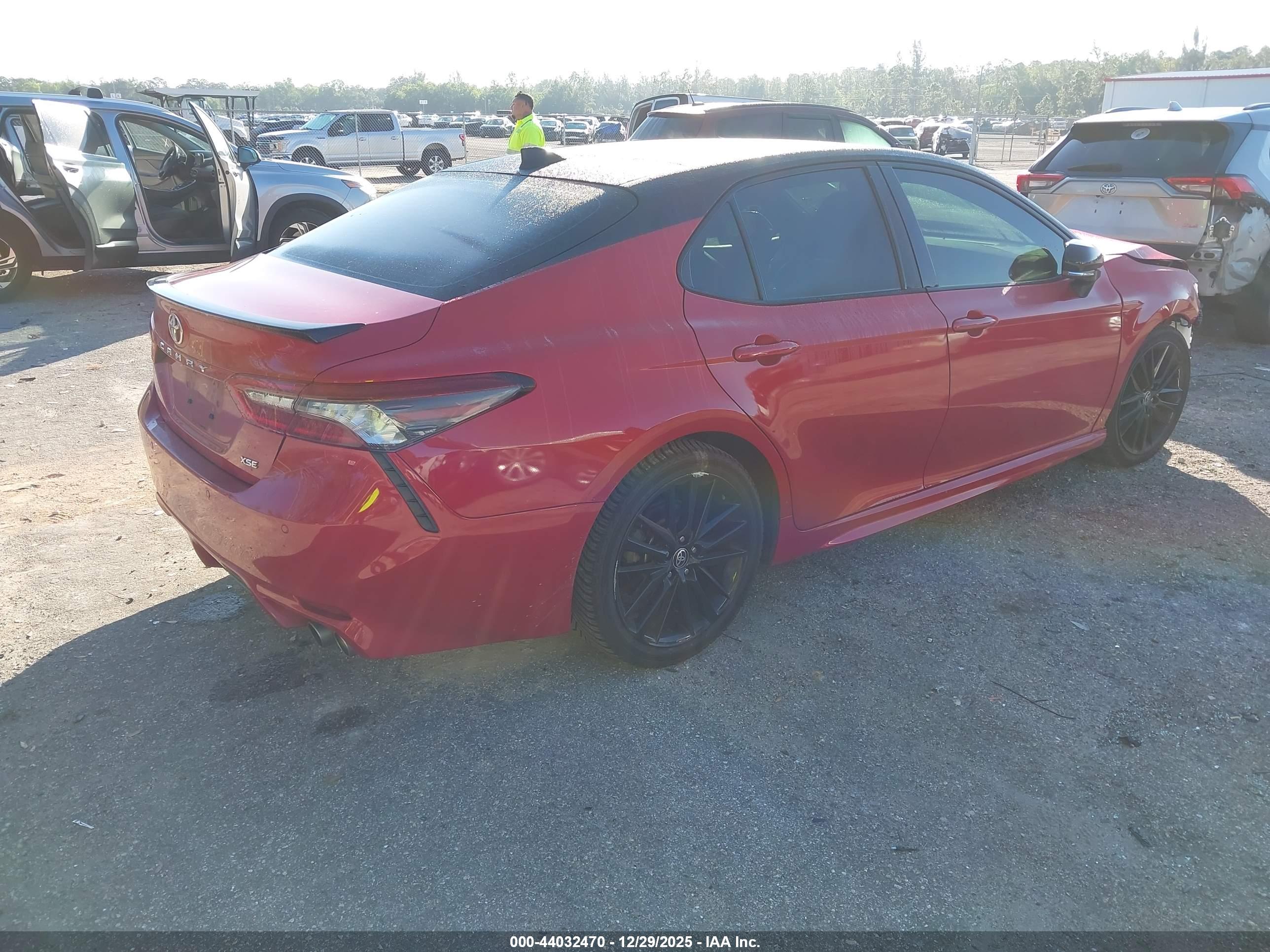 TOYOTA CAMRY image 4