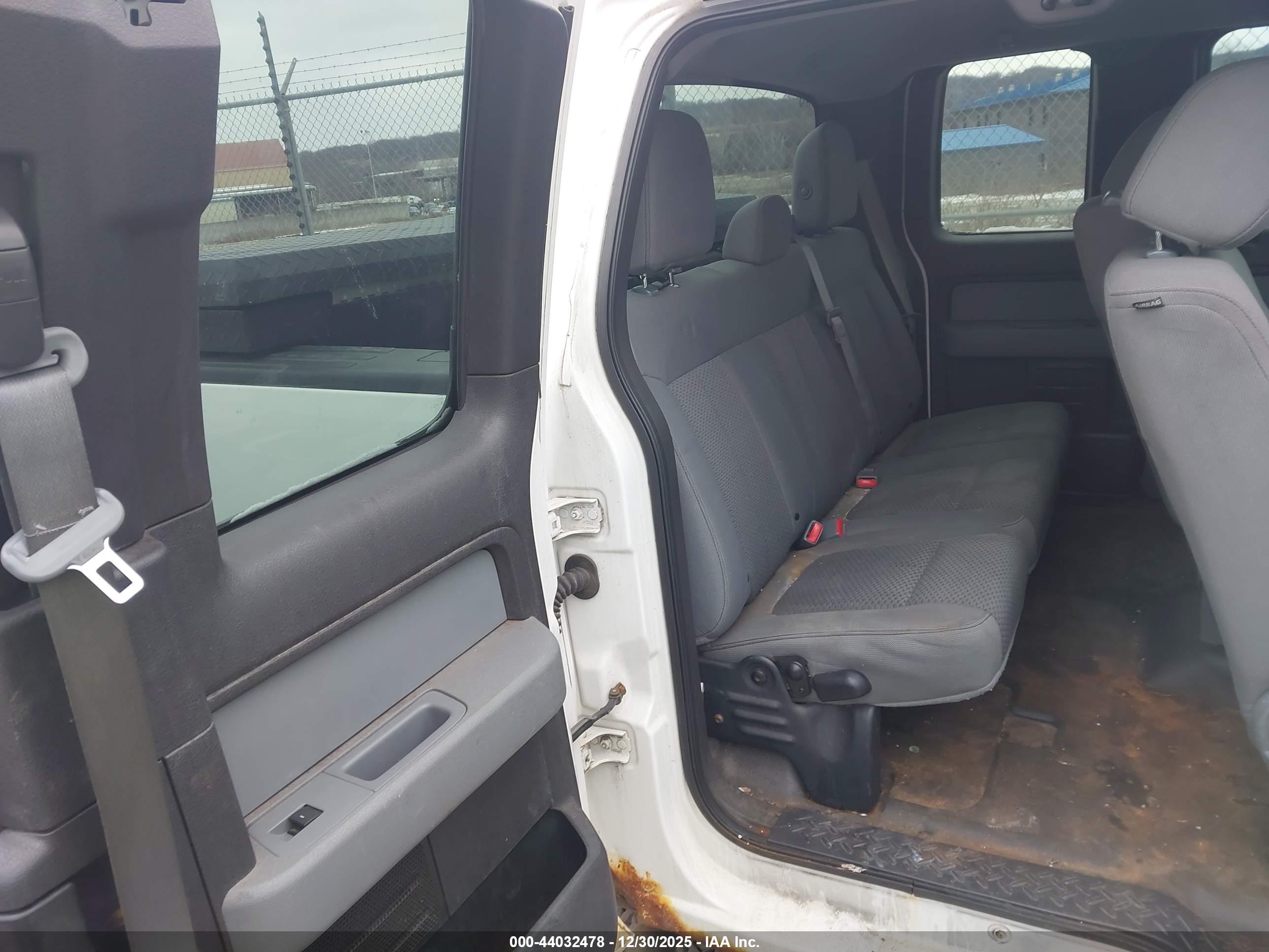 FORD F-150 image 8