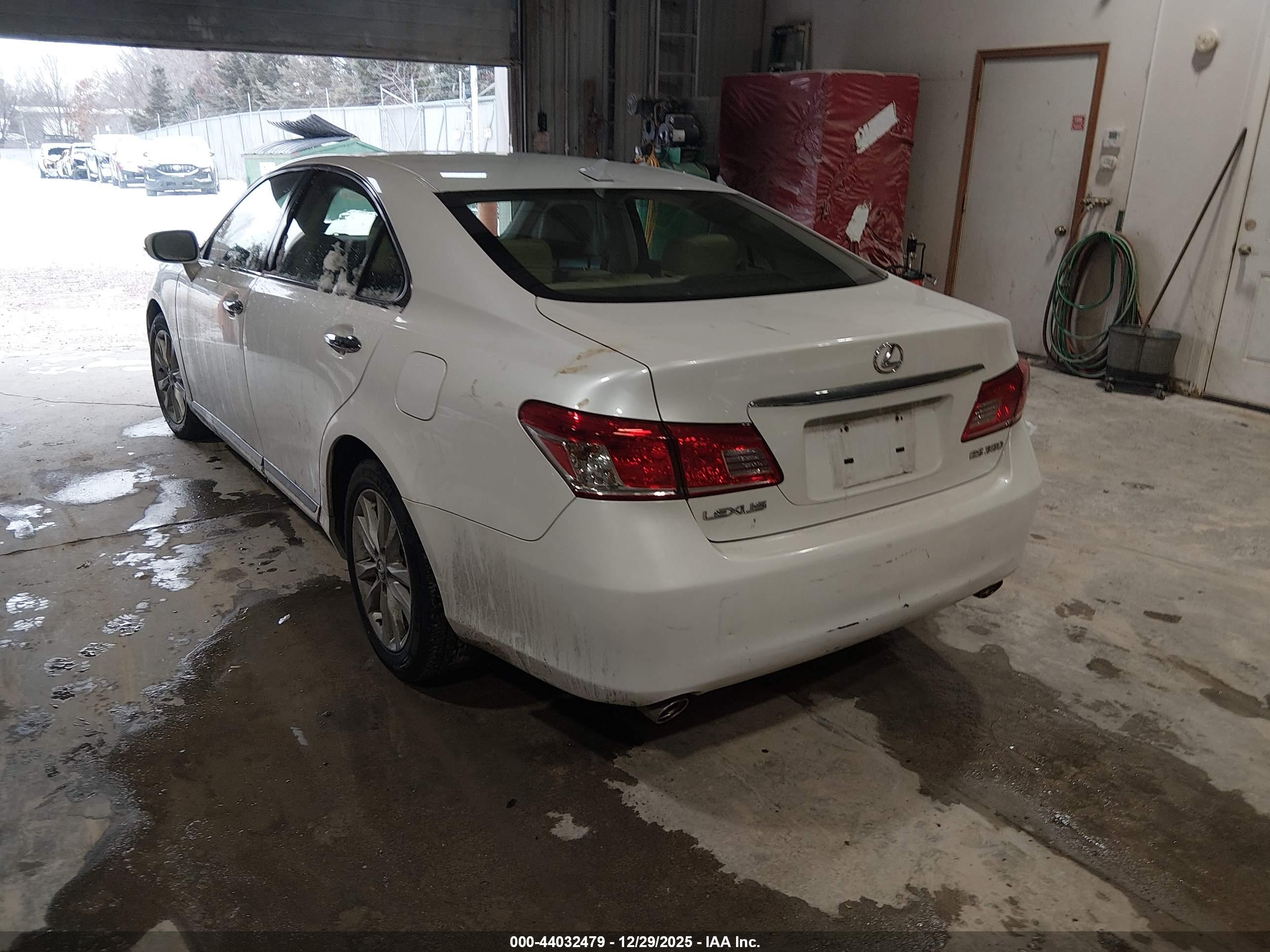 LEXUS ES image 3