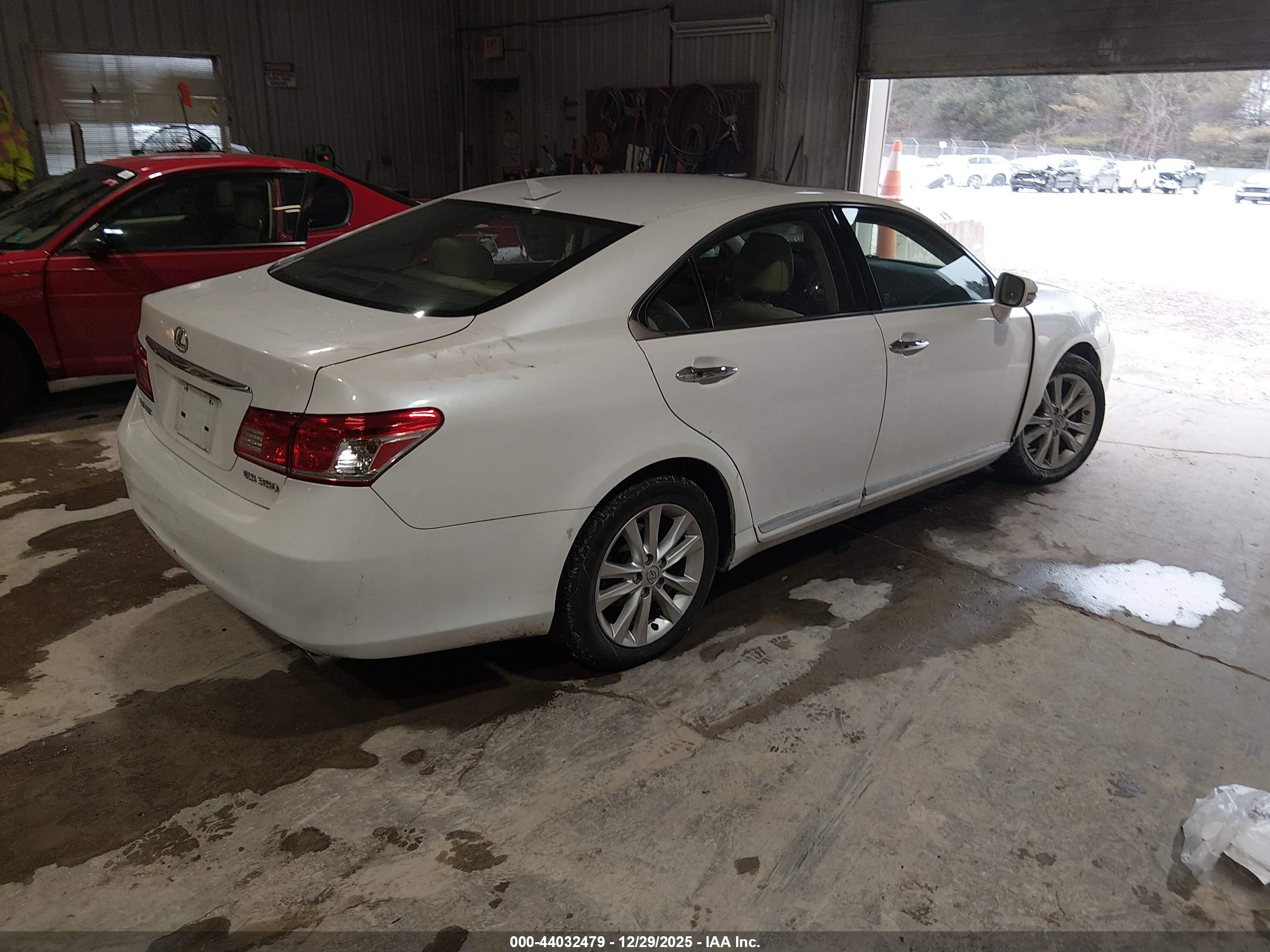 LEXUS ES image 4