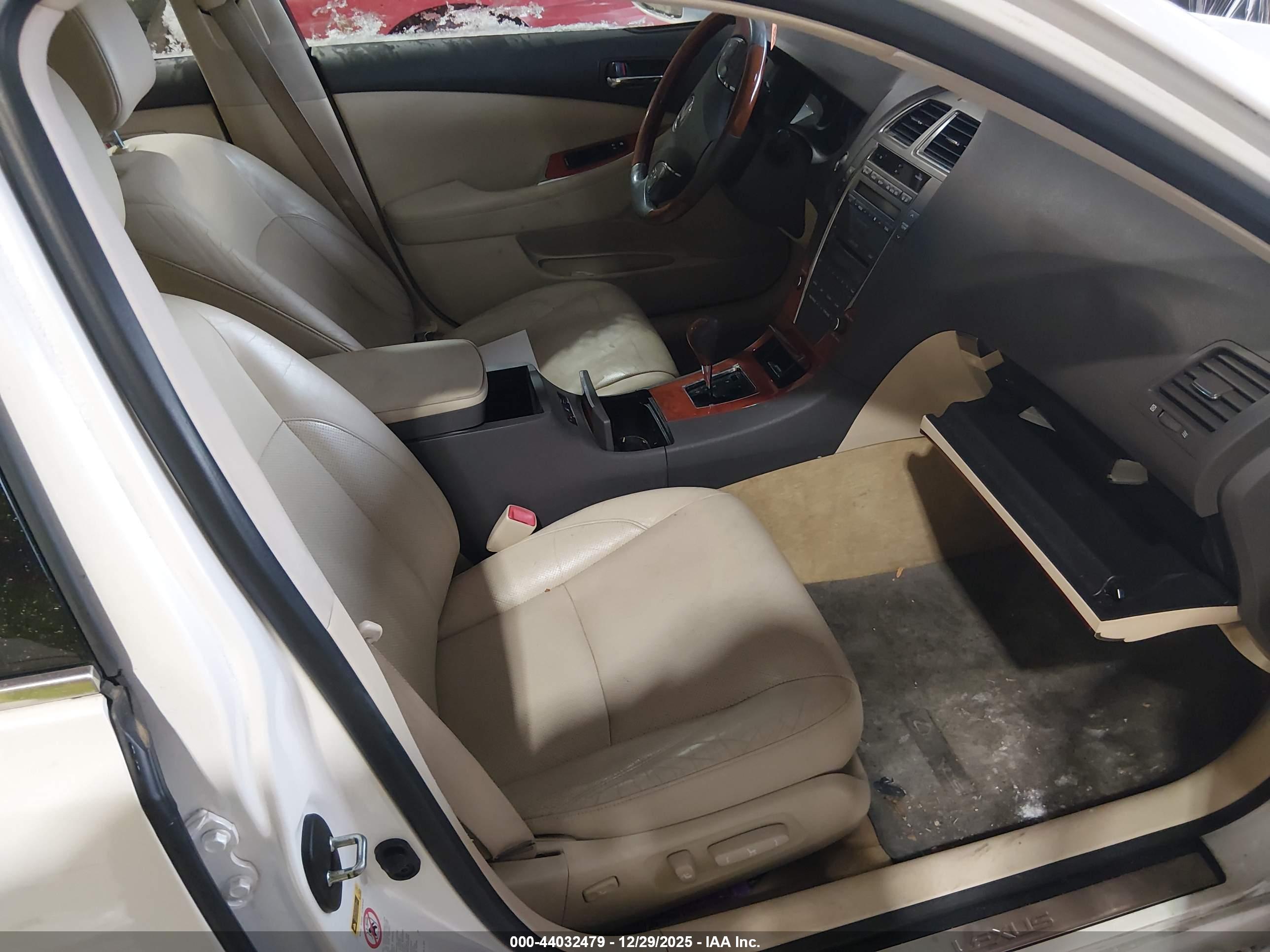 LEXUS ES image 5