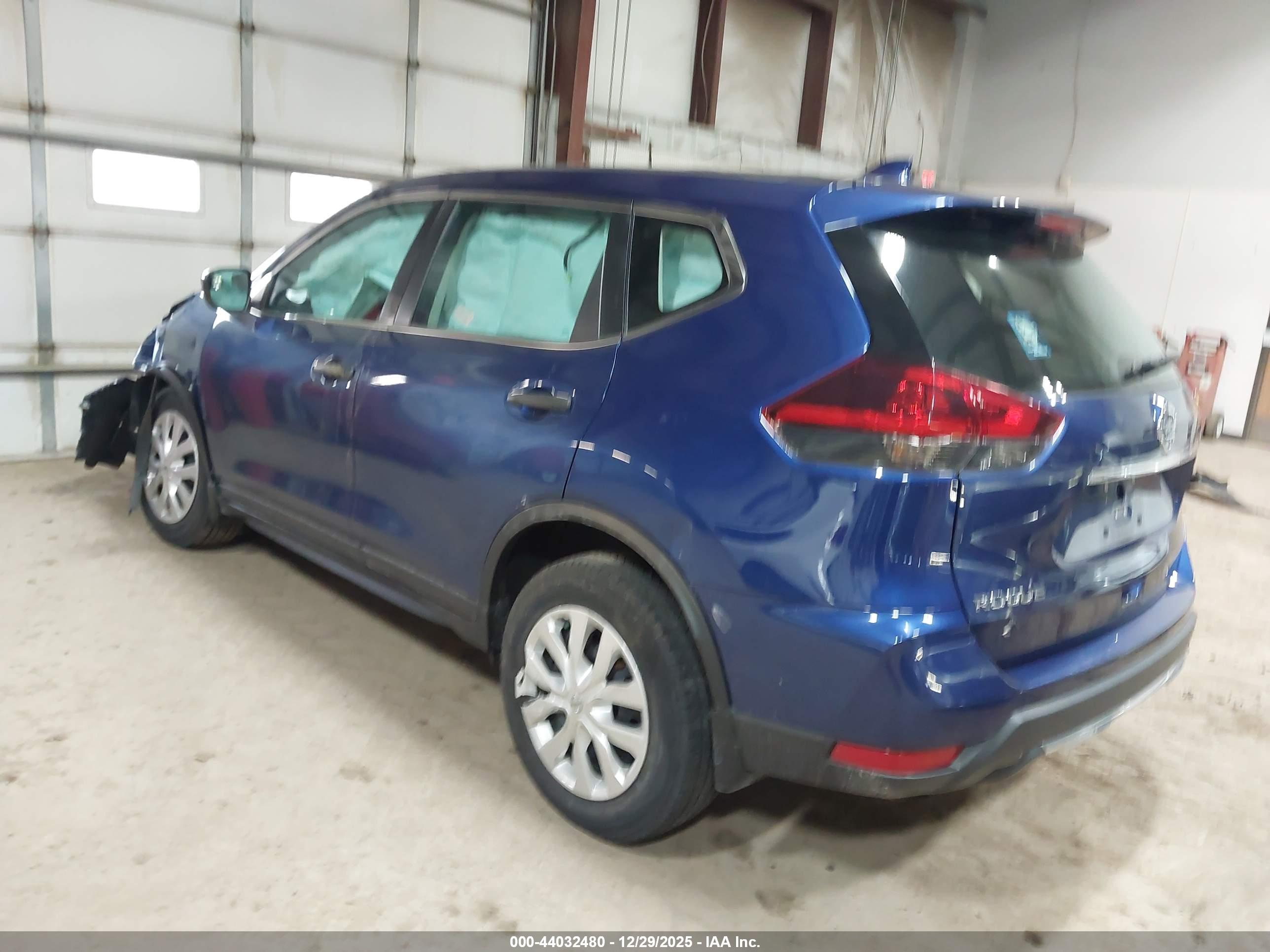 NISSAN ROGUE image 3
