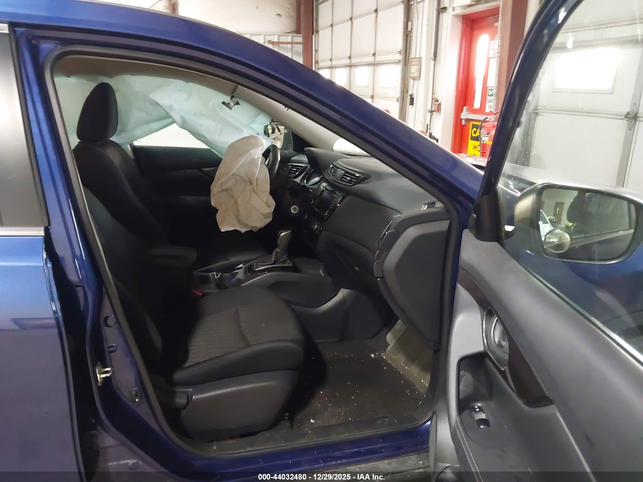 NISSAN ROGUE image 5