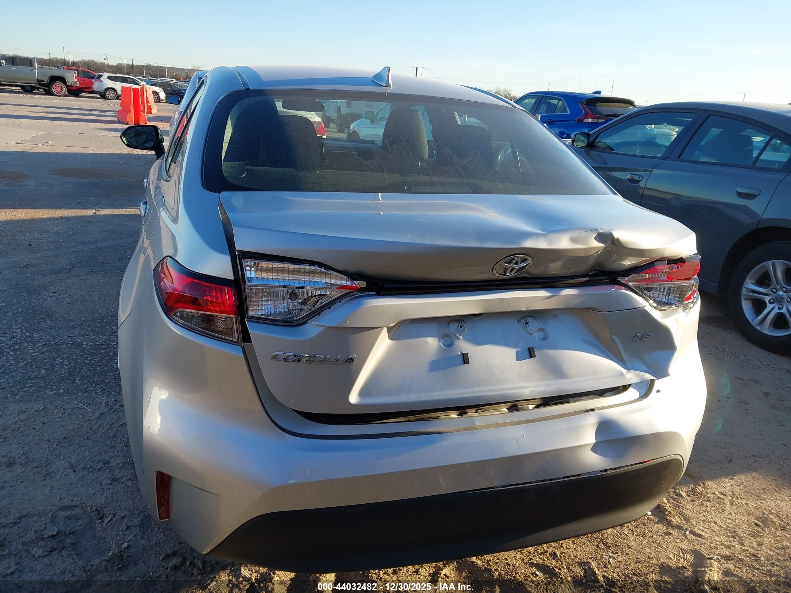 TOYOTA COROLLA image 6