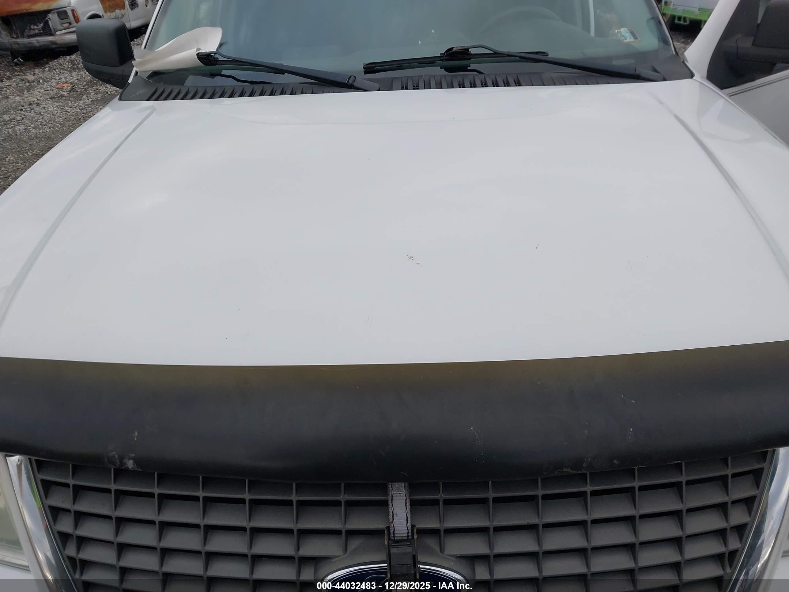 FORD EXPEDITION image 10