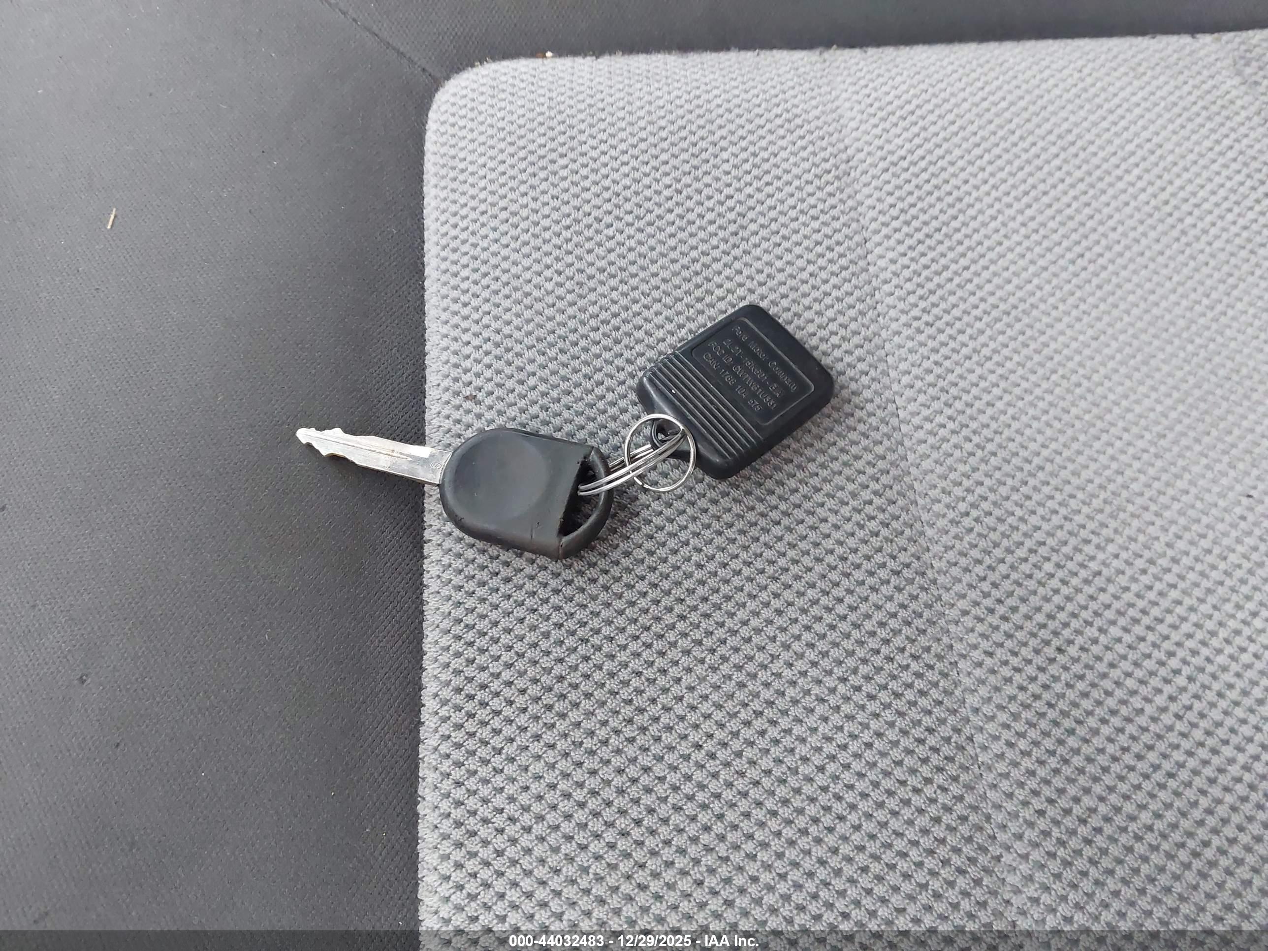 FORD EXPEDITION image 11