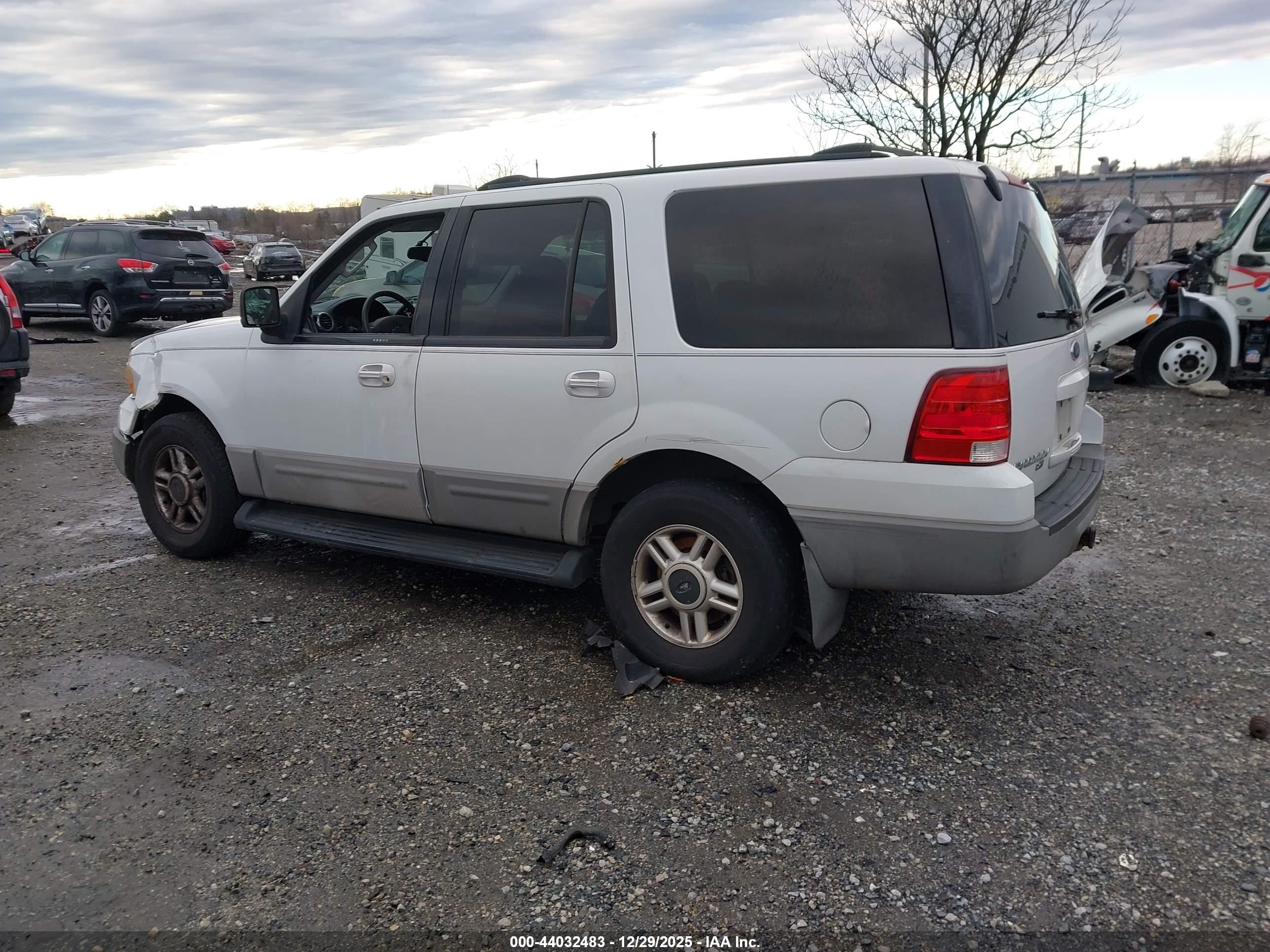 FORD EXPEDITION image 3