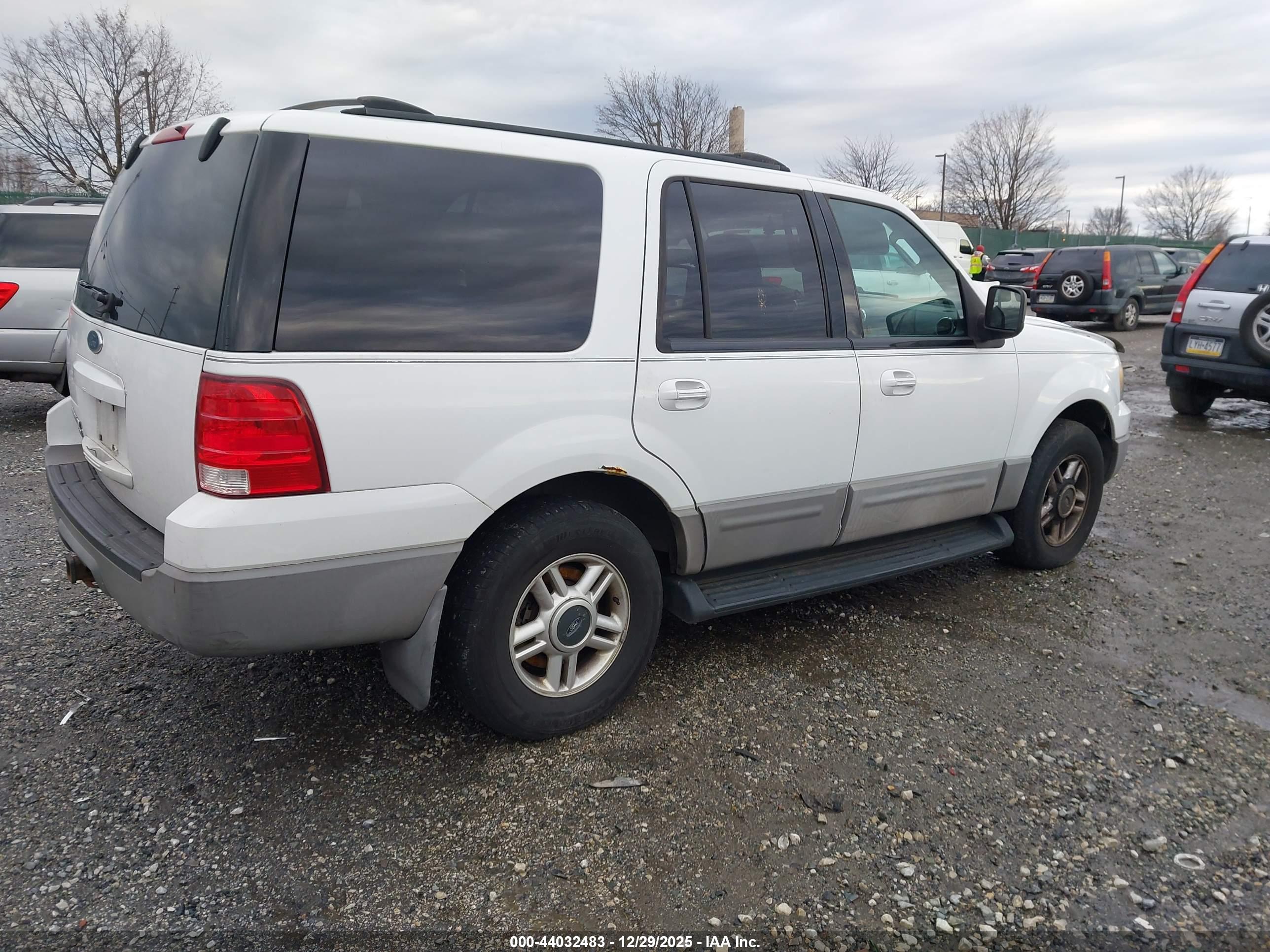 FORD EXPEDITION image 4