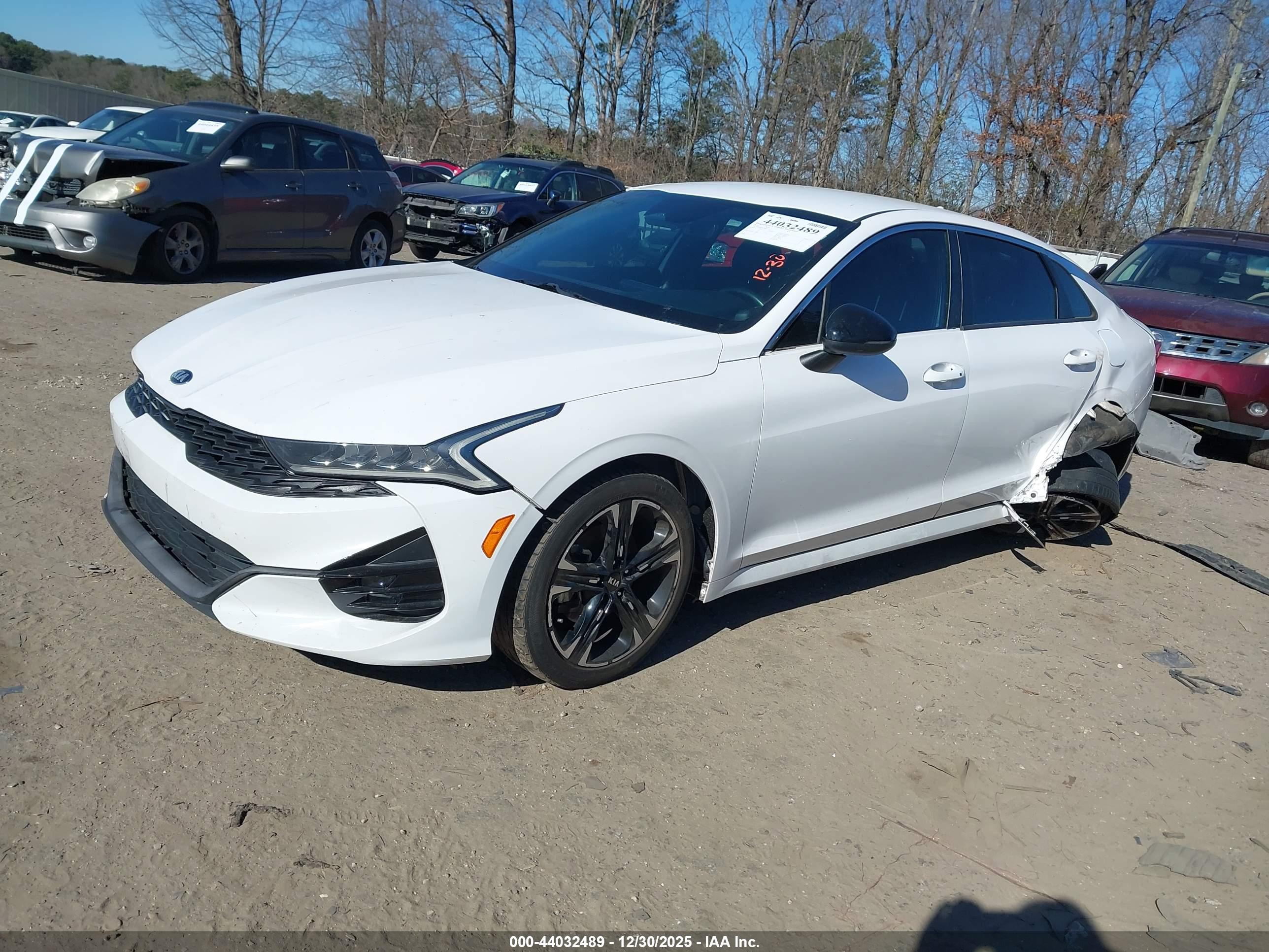 KIA K5 image 2