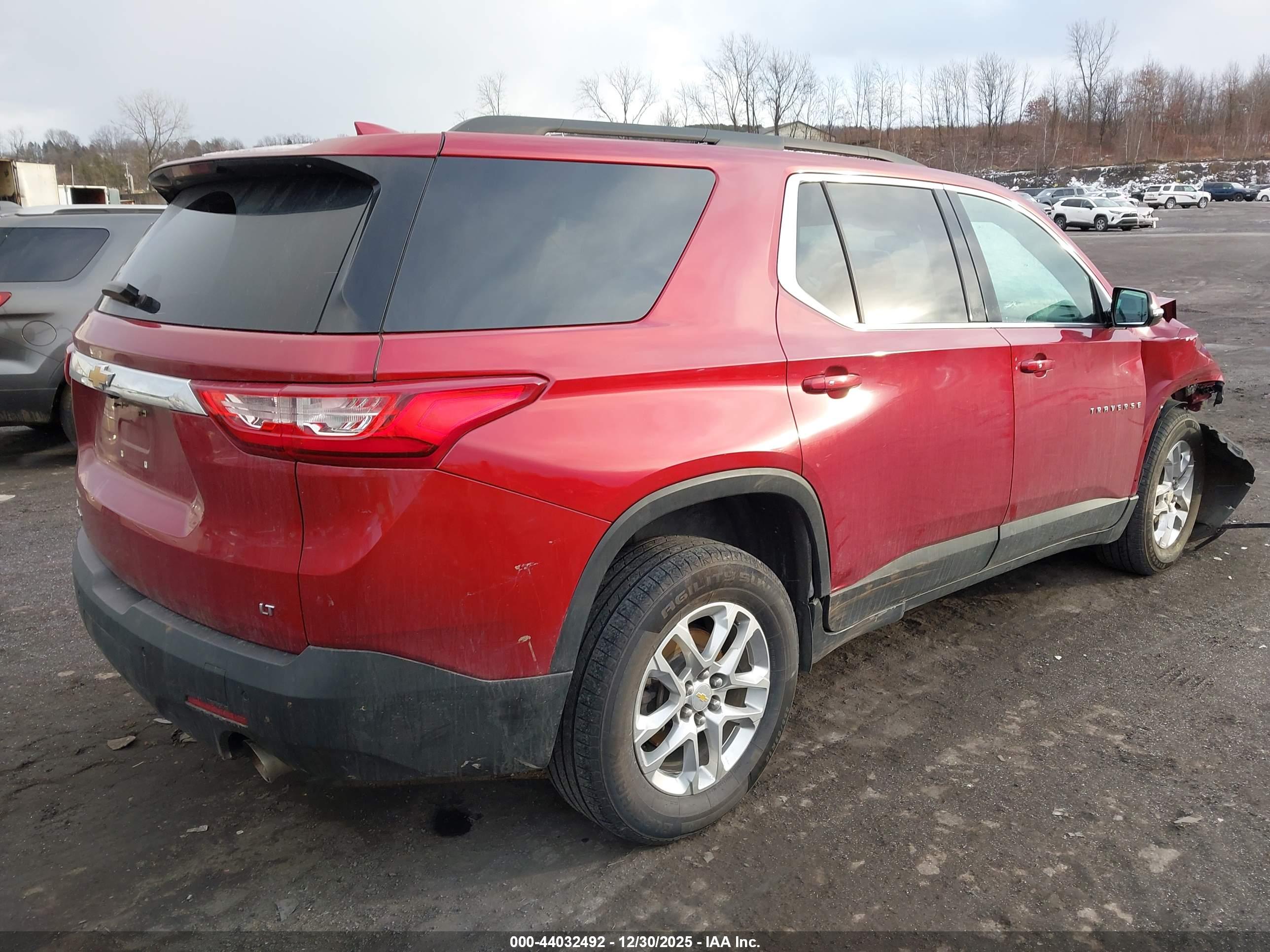 CHEVROLET TRAVERSE image 4