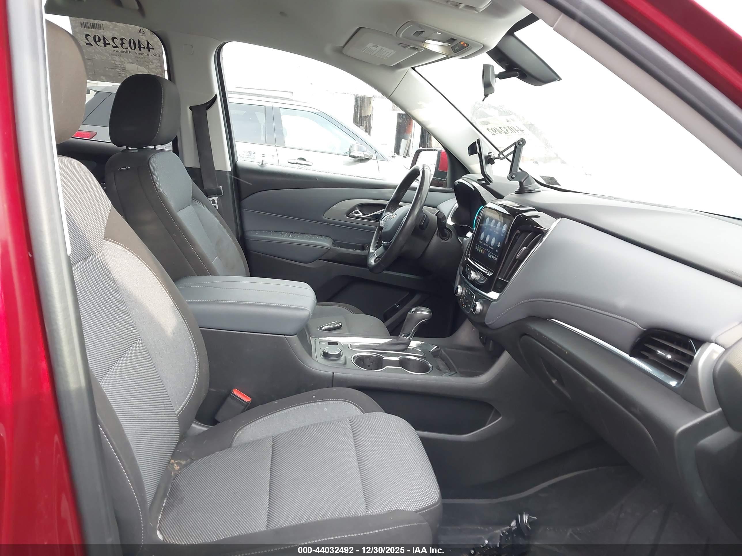 CHEVROLET TRAVERSE image 5