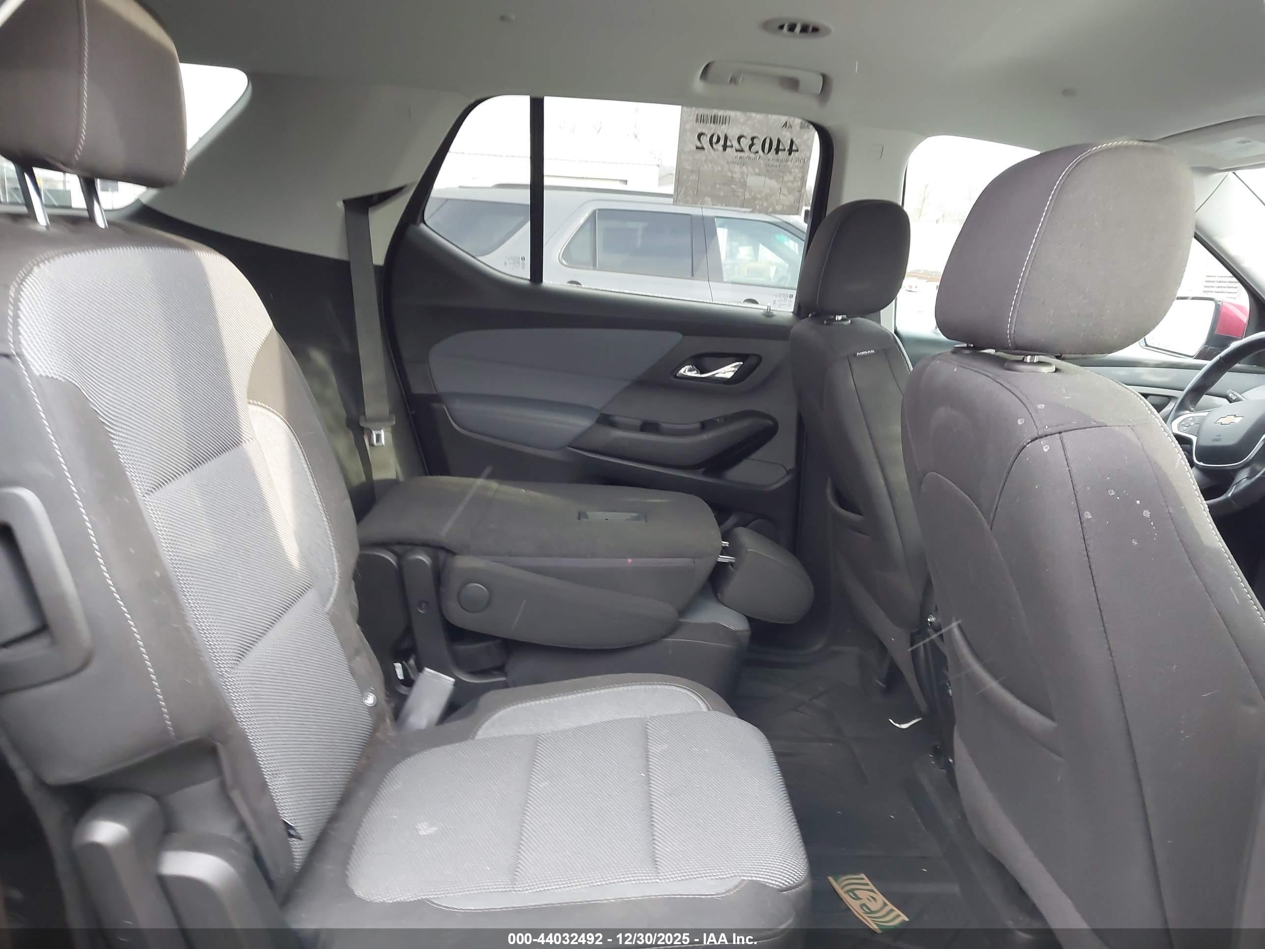 CHEVROLET TRAVERSE image 8