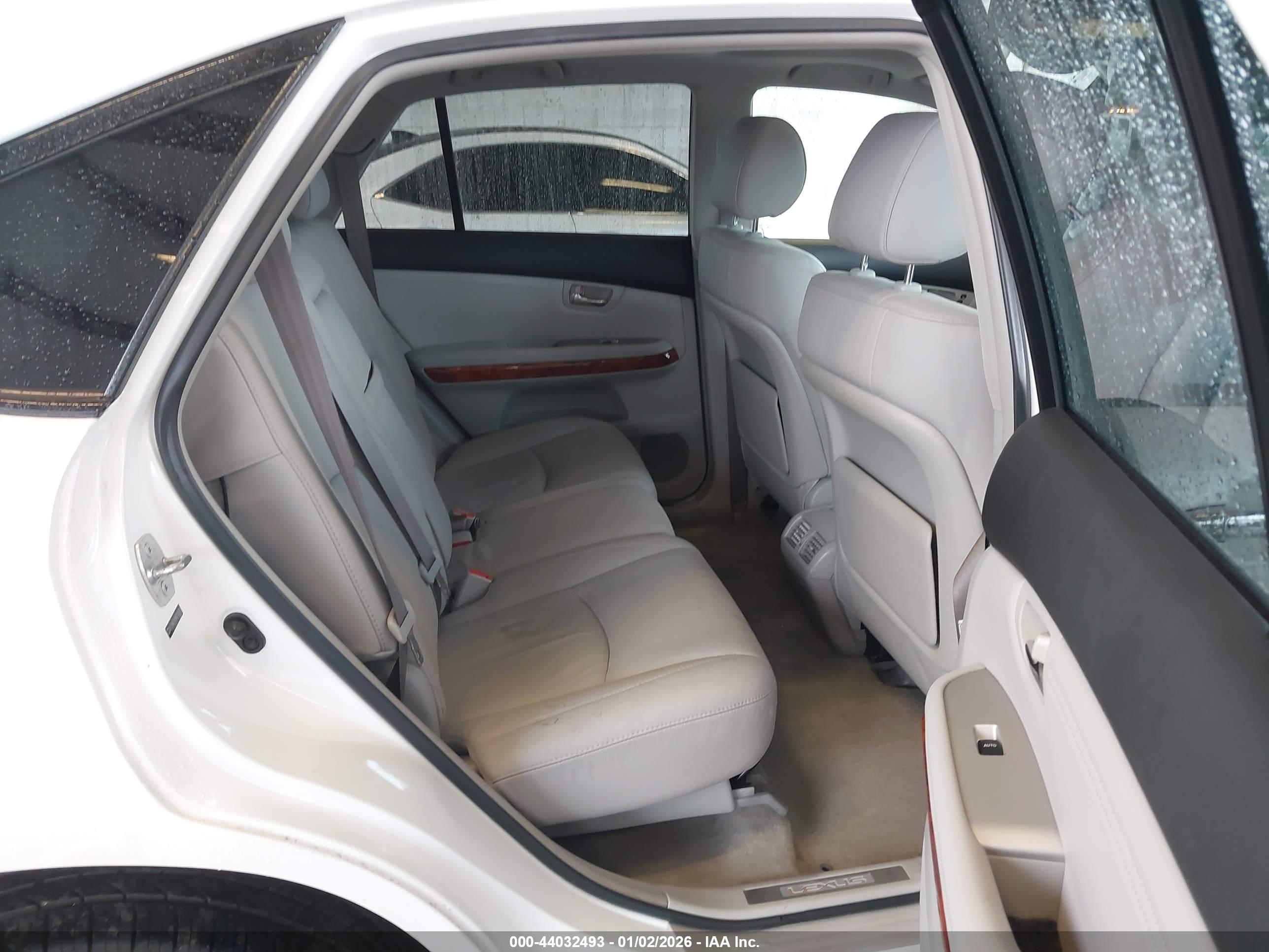 LEXUS RX image 8