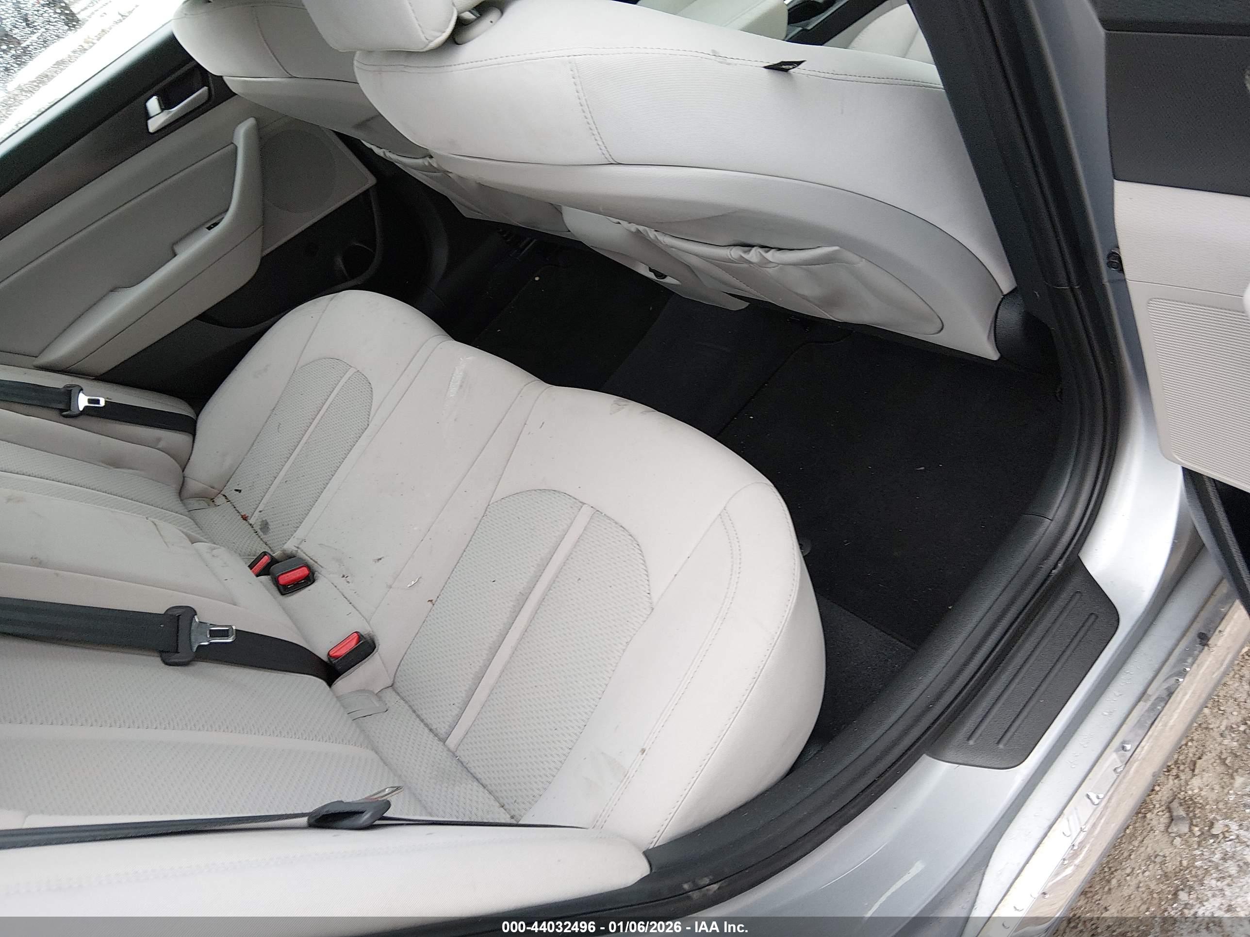 HYUNDAI SONATA image 8