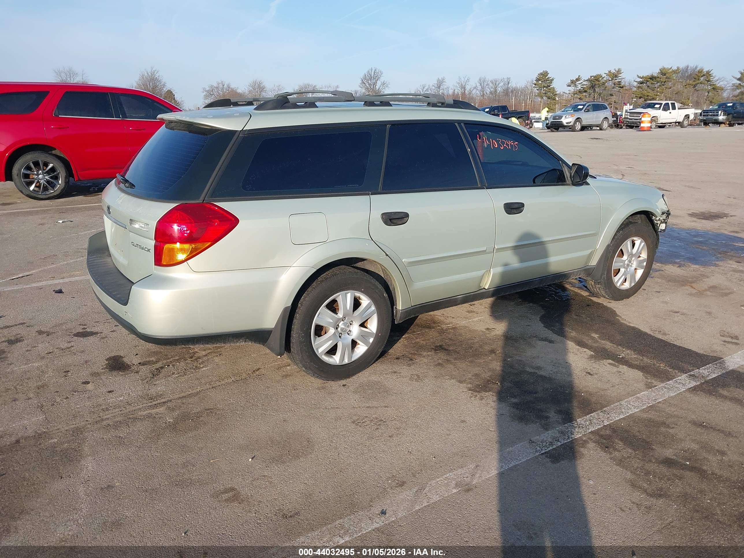 SUBARU OUTBACK image 4