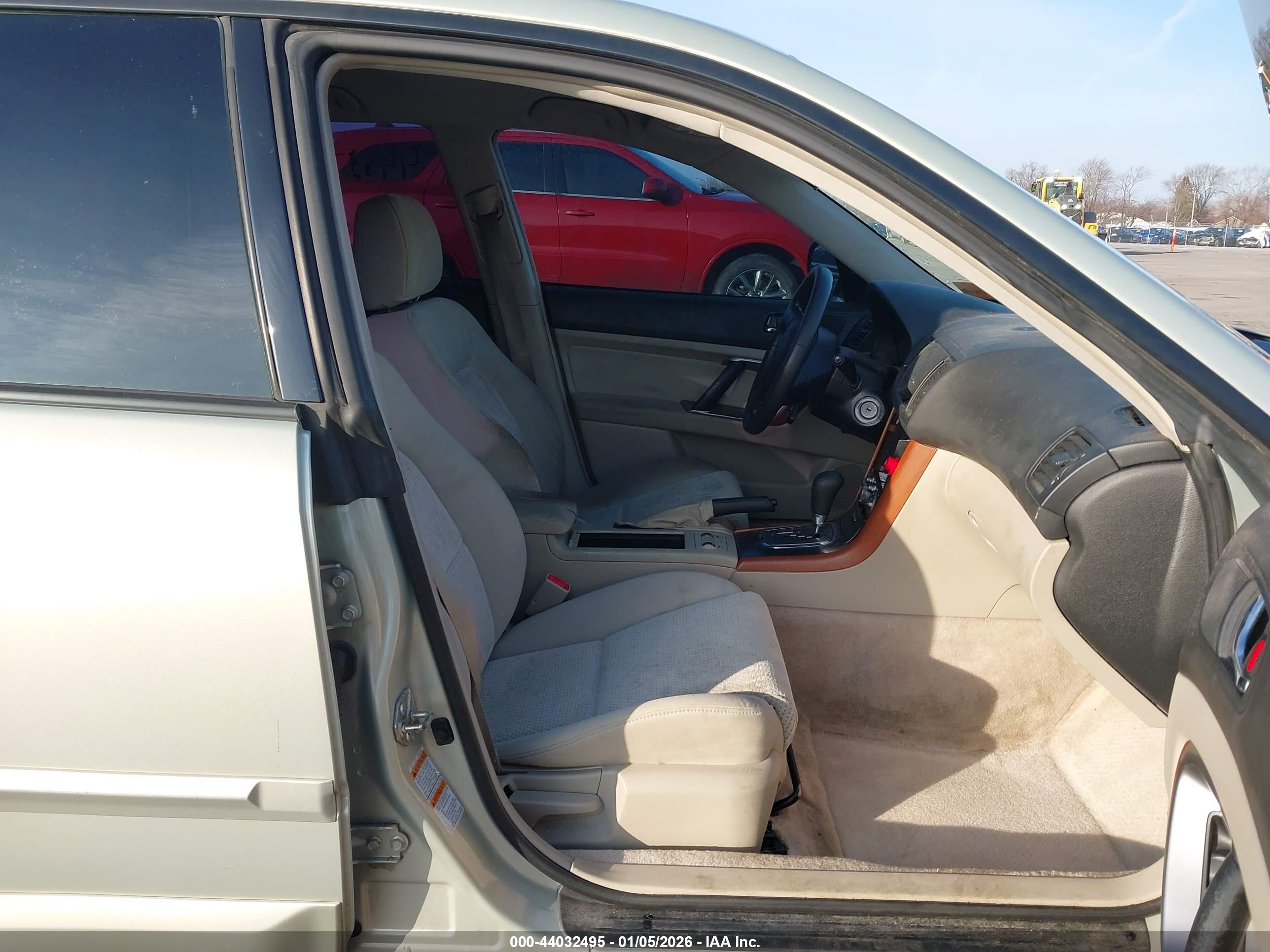 SUBARU OUTBACK image 5