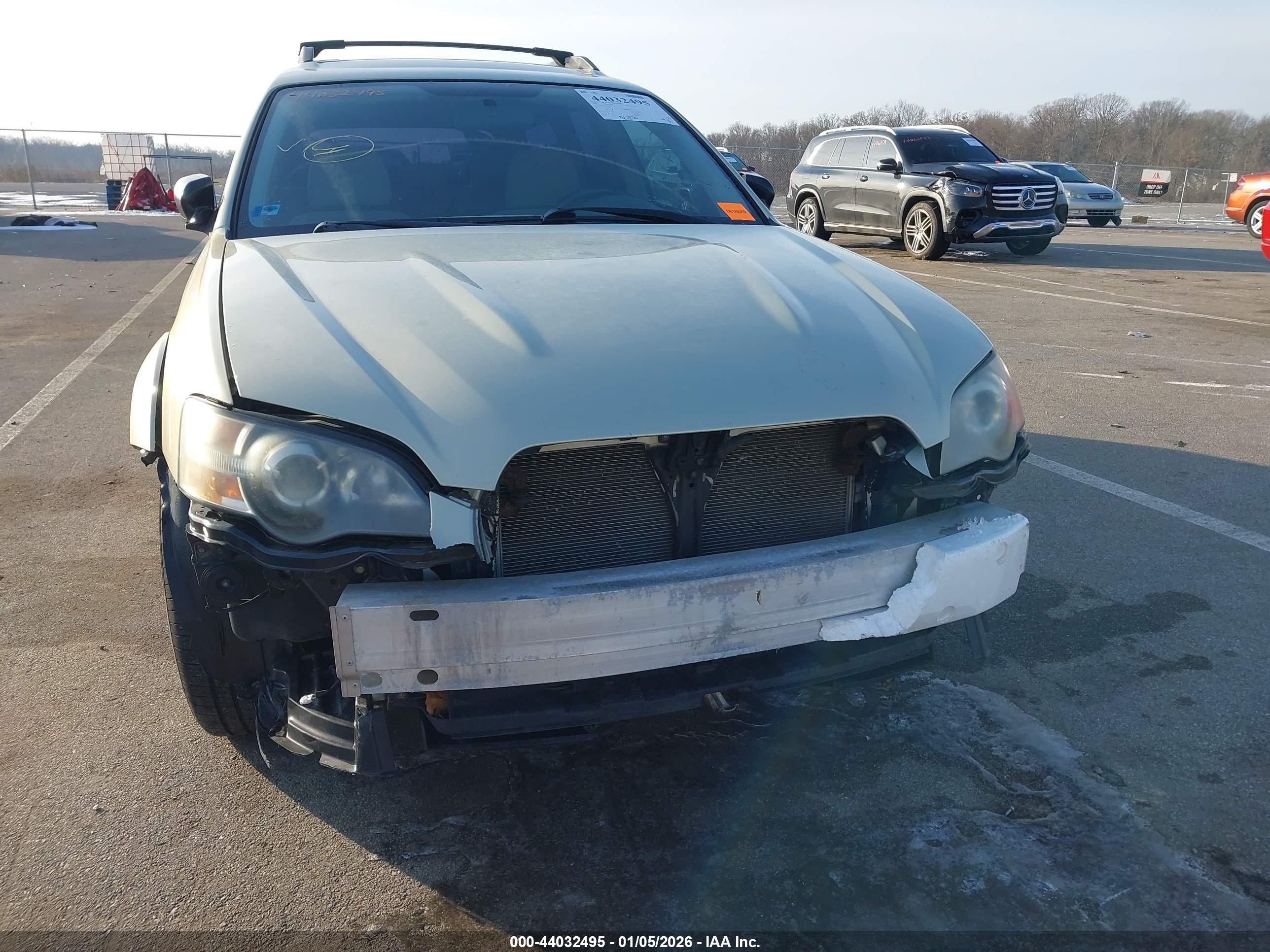 SUBARU OUTBACK image 6