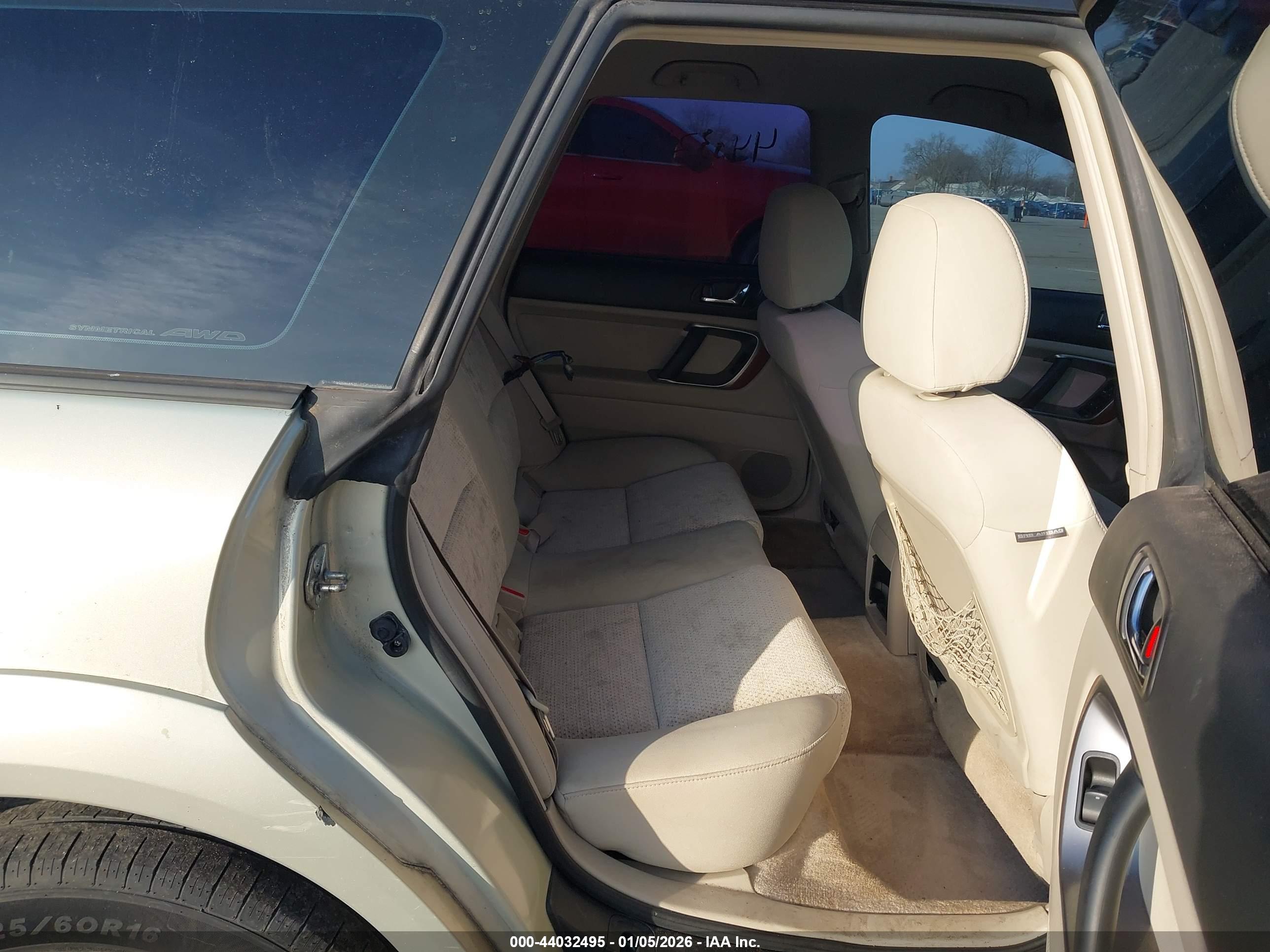 SUBARU OUTBACK image 8