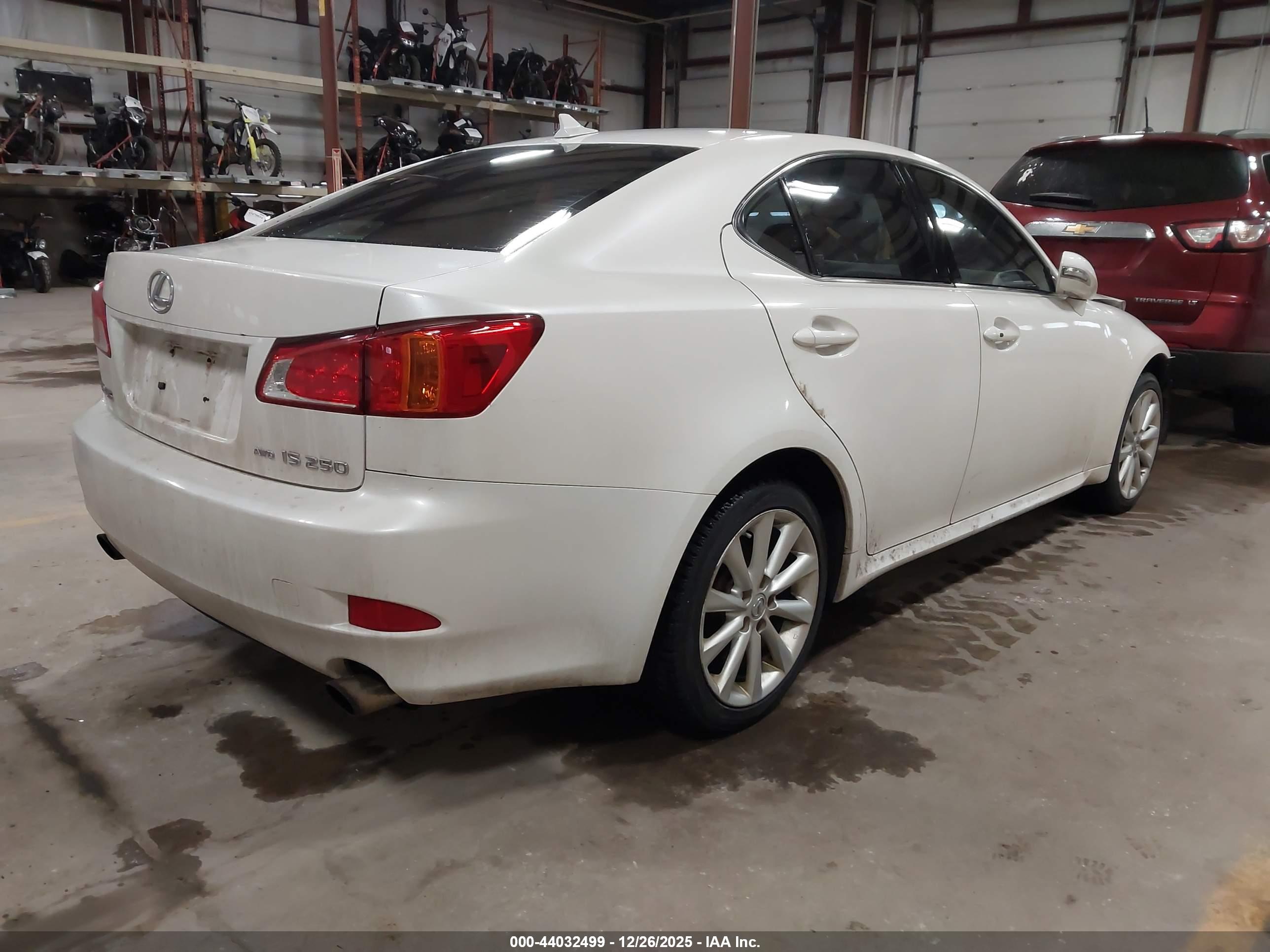 LEXUS IS image 4