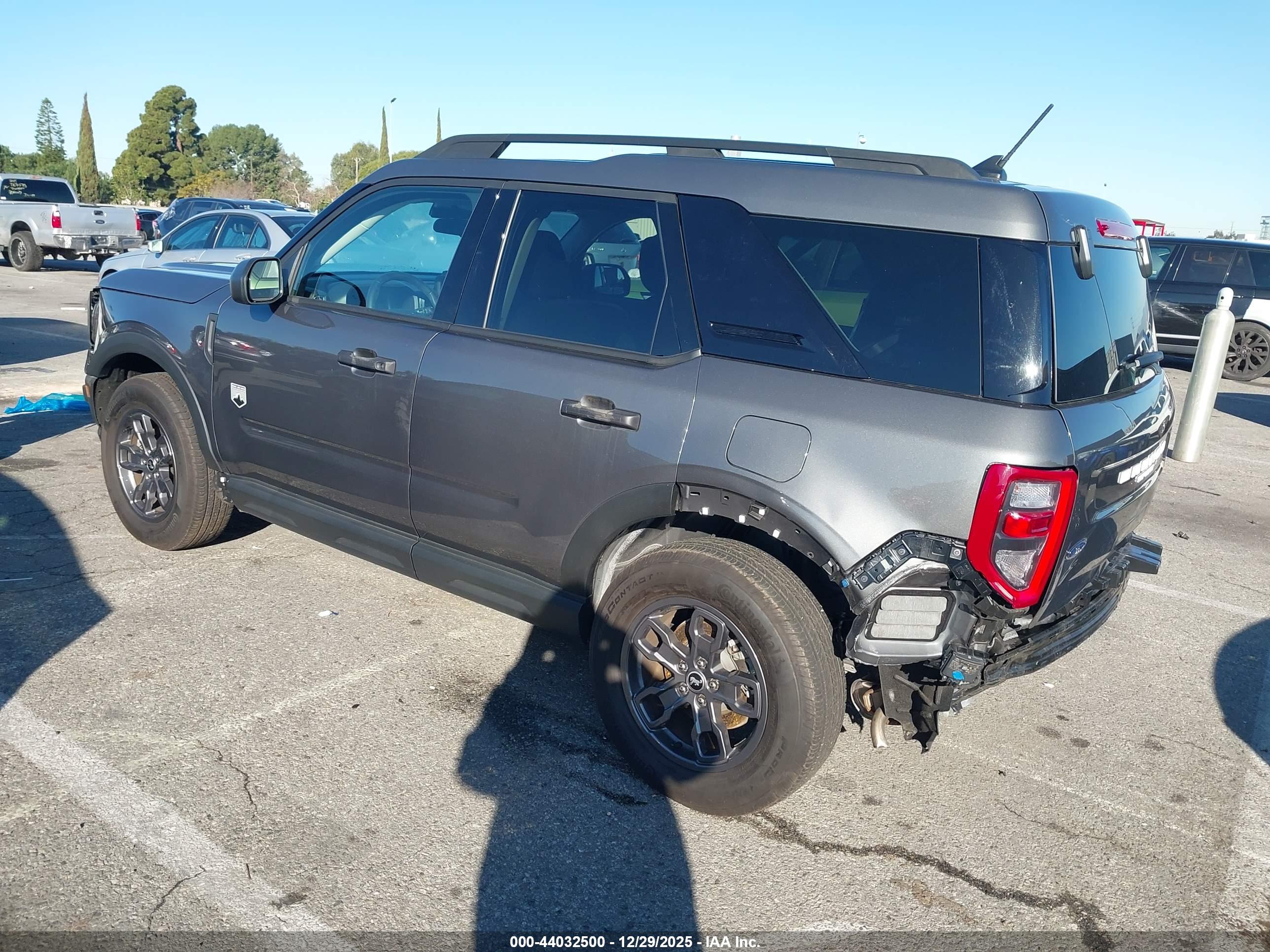 FORD BRONCO image 3