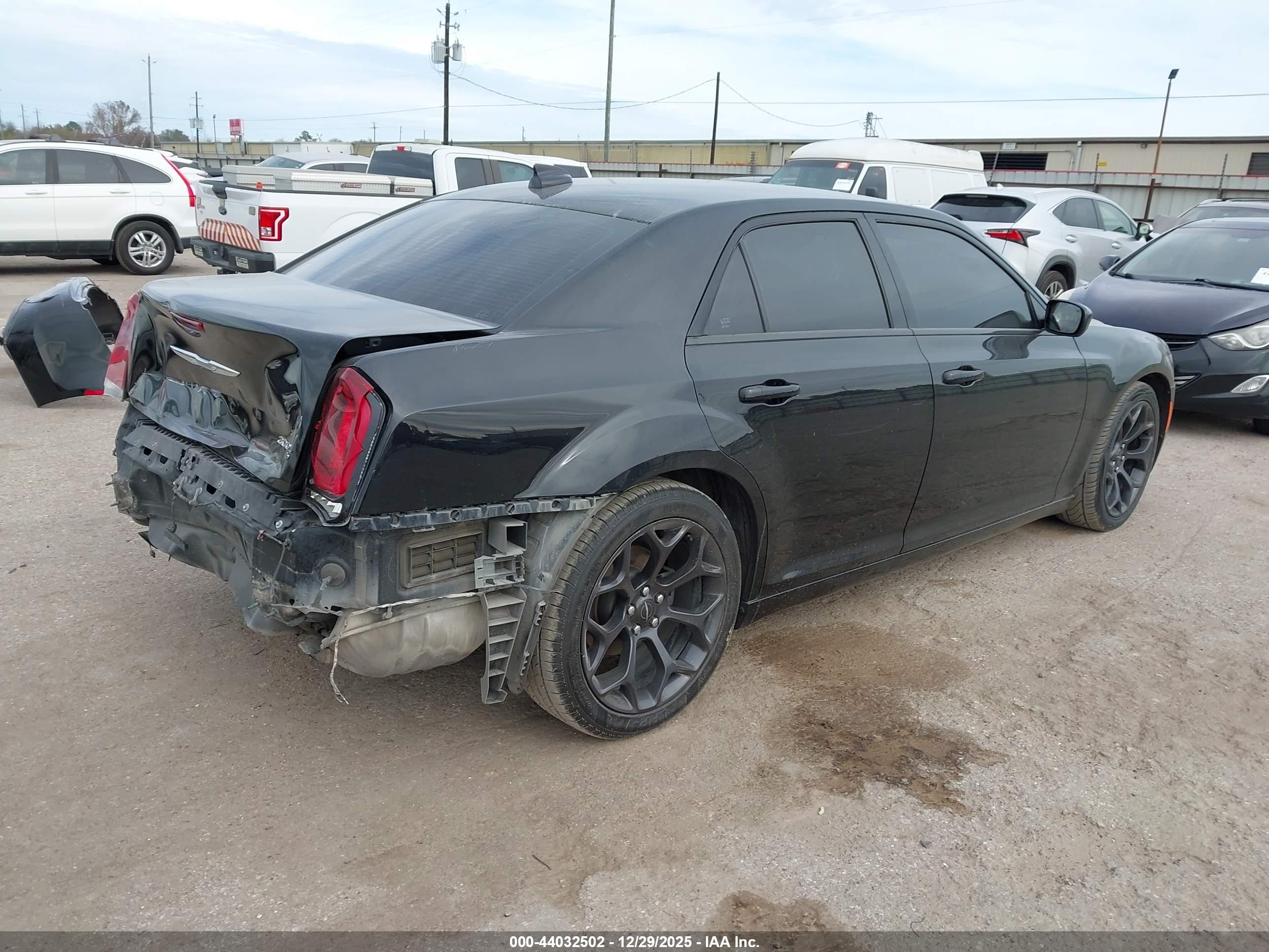 CHRYSLER 300 image 4