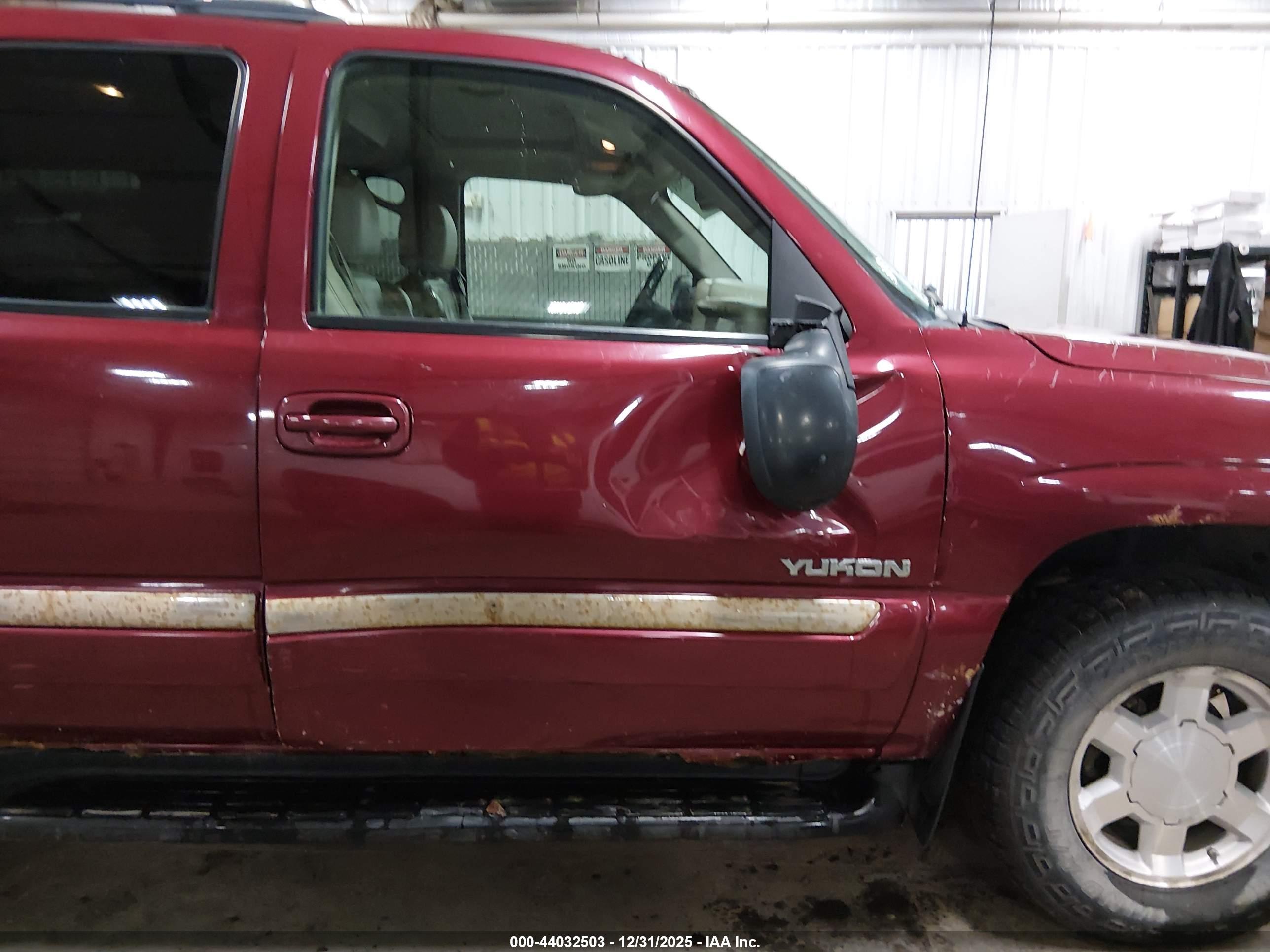 GMC YUKON image 6