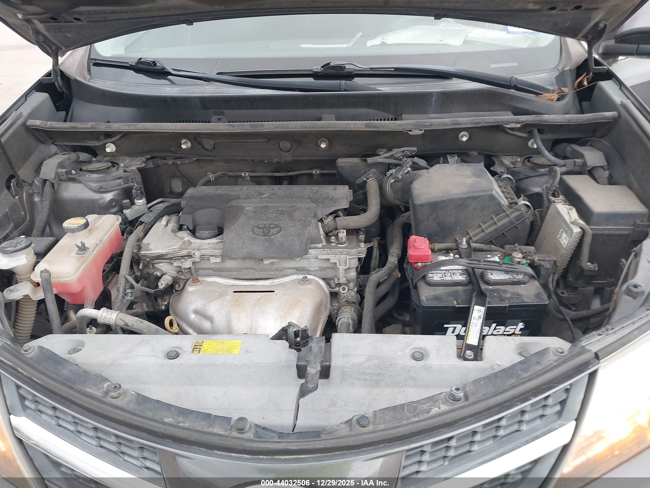 TOYOTA RAV4 image 10