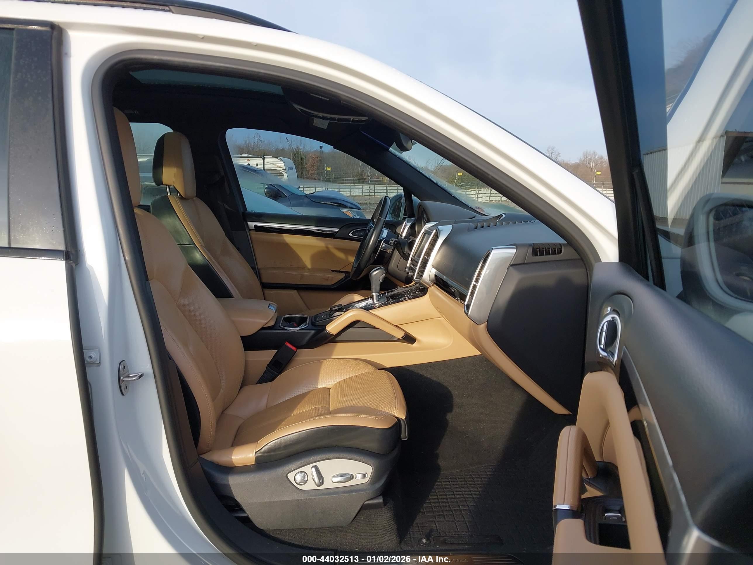 PORSCHE CAYENNE image 5