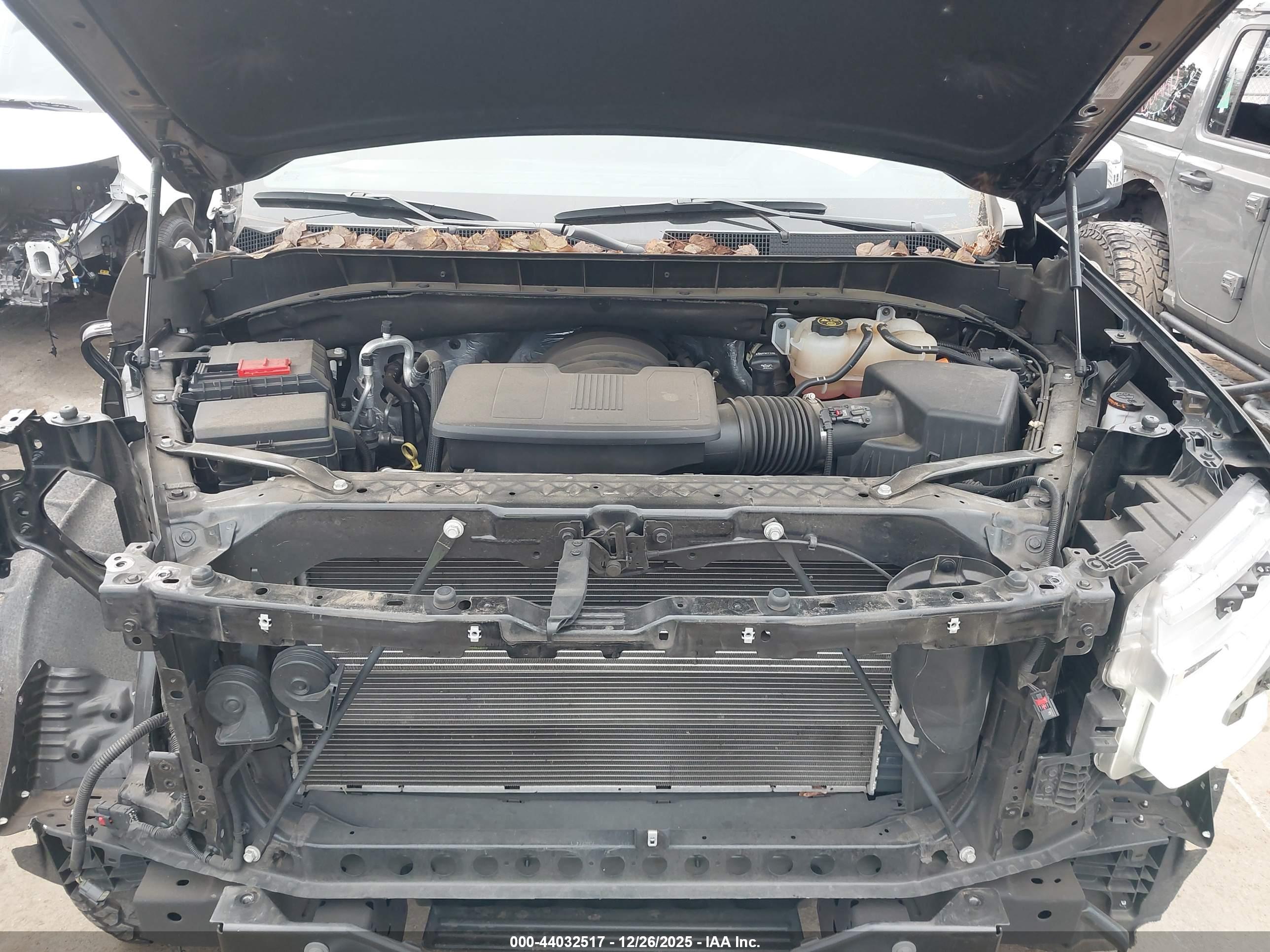 CHEVROLET SILVERADO image 10