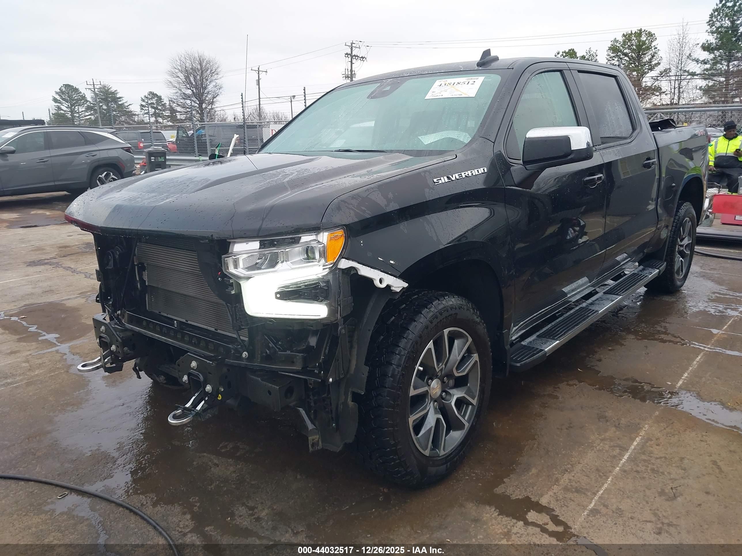 CHEVROLET SILVERADO image 2