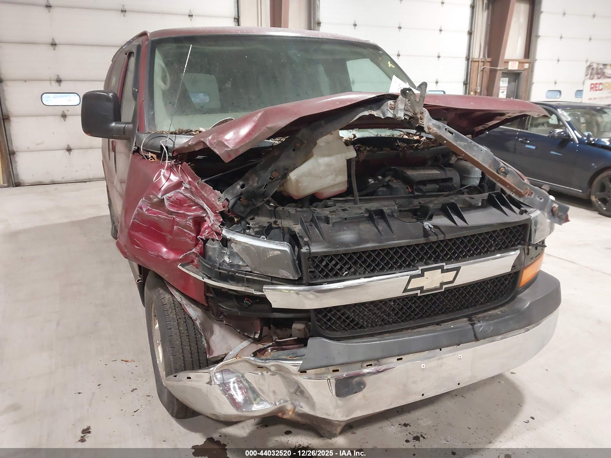 CHEVROLET EXPRESS image 6