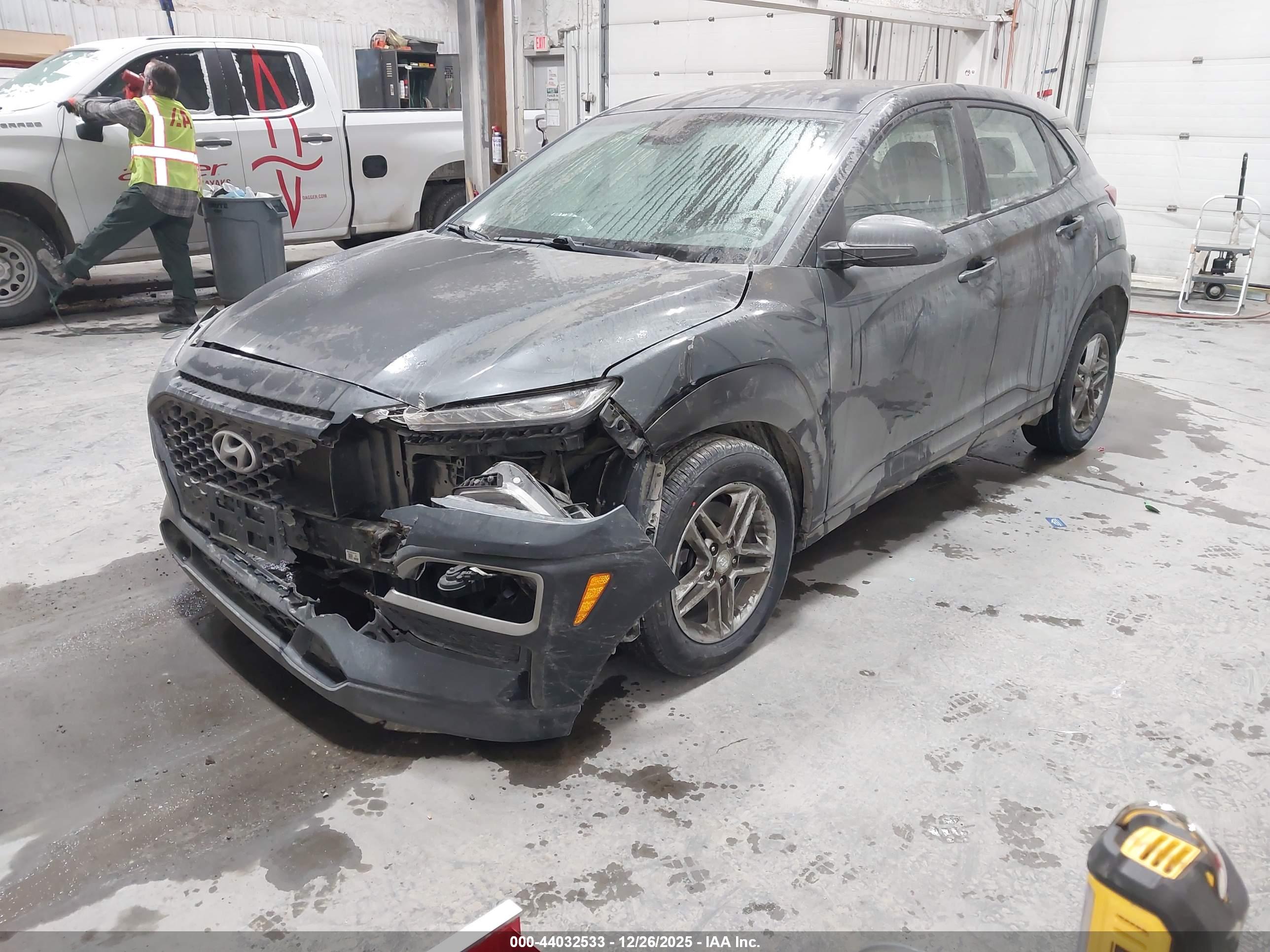 HYUNDAI KONA image 2
