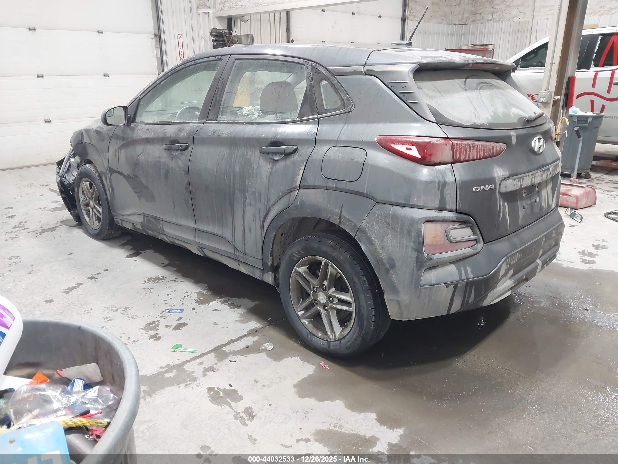 HYUNDAI KONA image 3