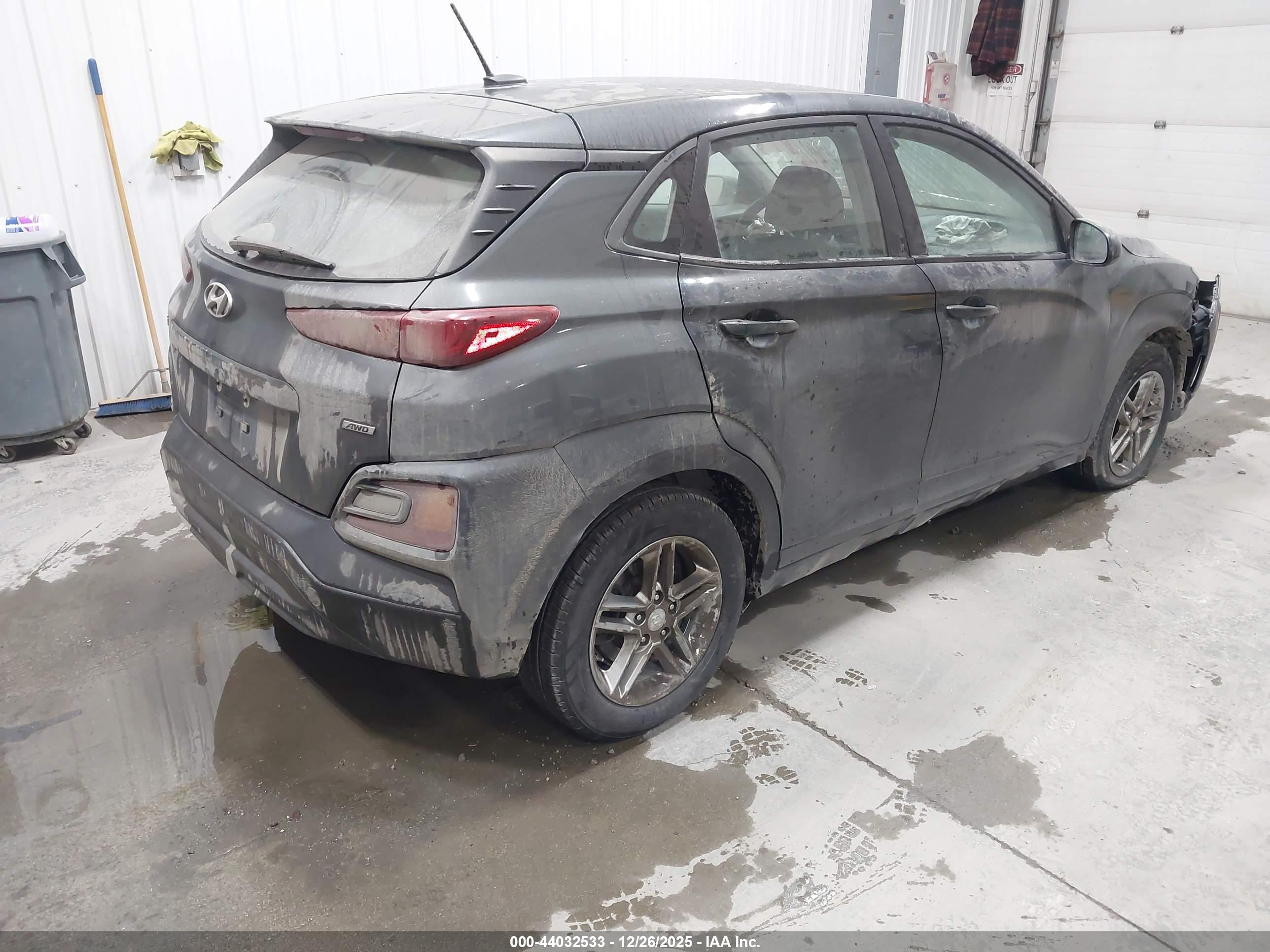 HYUNDAI KONA image 4