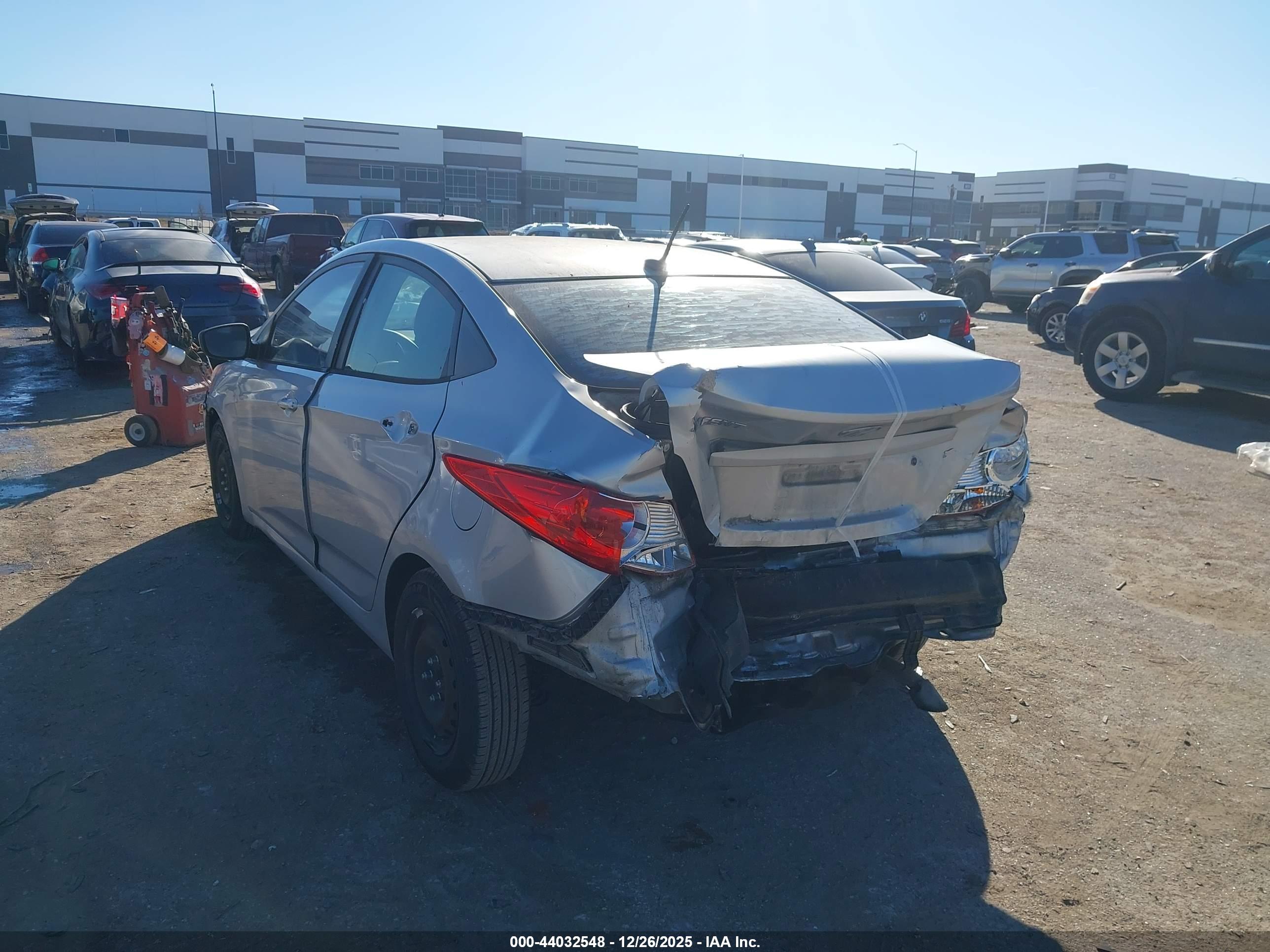 HYUNDAI ACCENT image 3