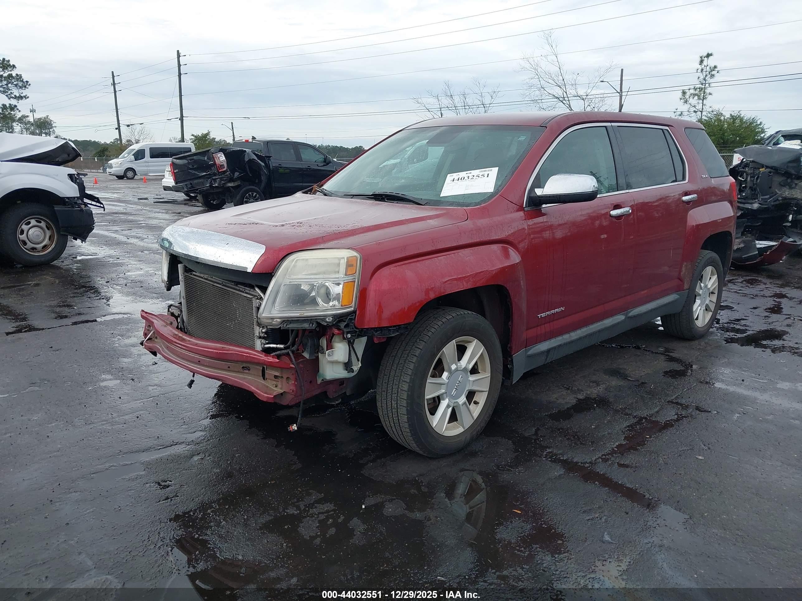 GMC TERRAIN image 2