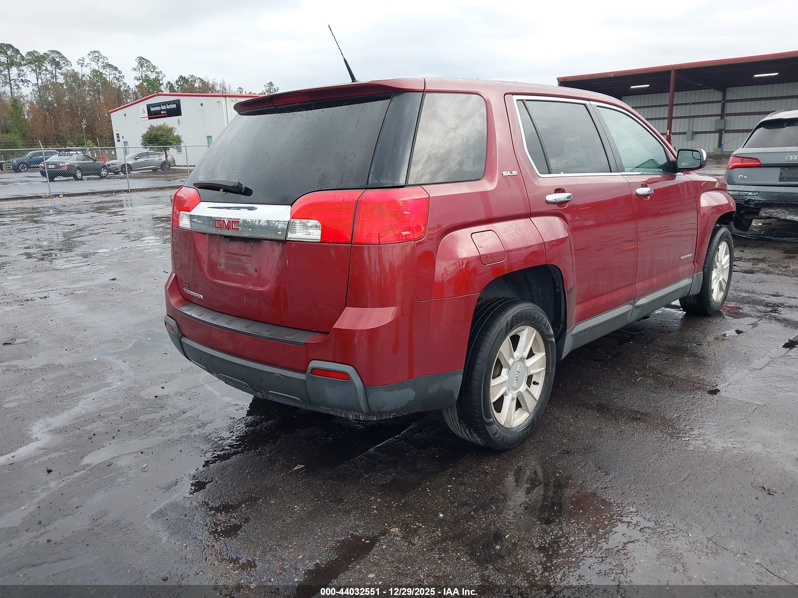 GMC TERRAIN image 4