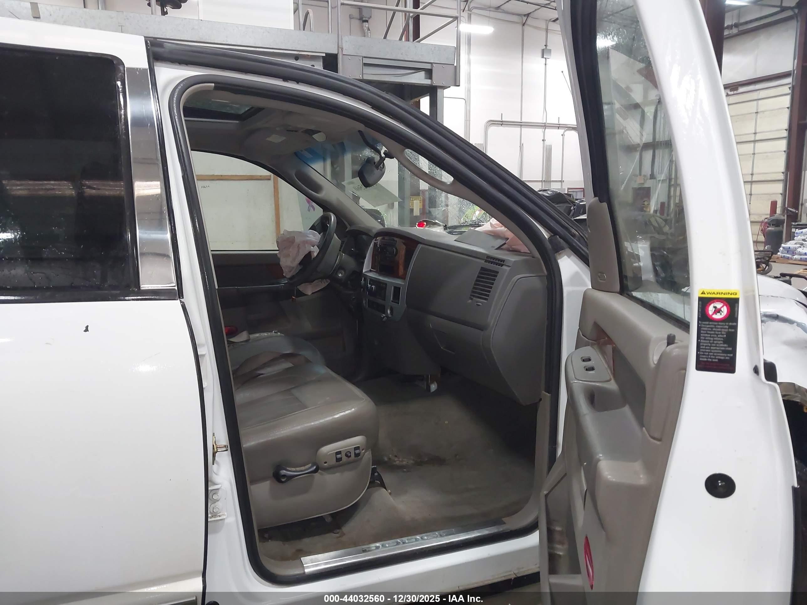 DODGE RAM image 5