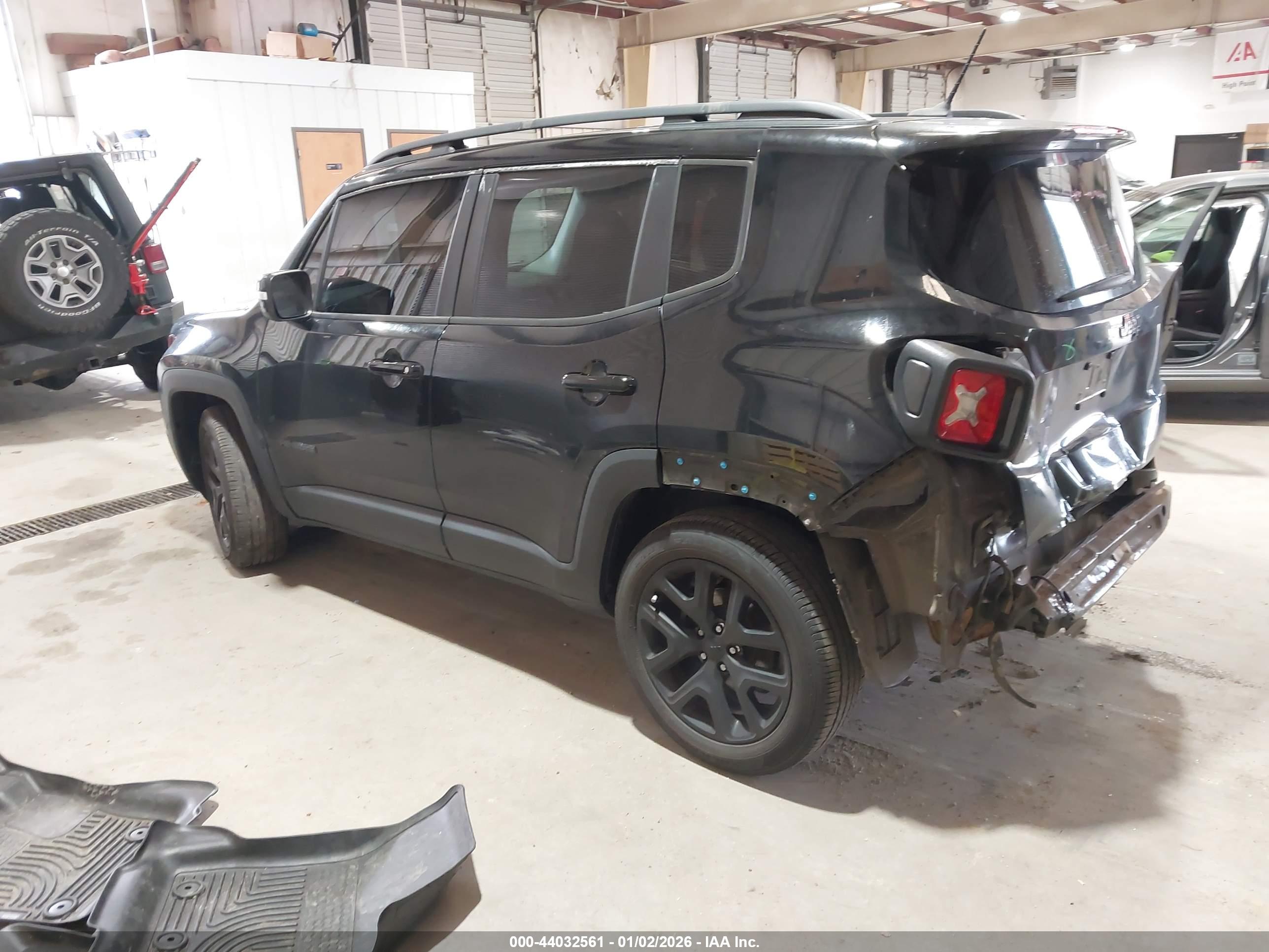 JEEP RENEGADE image 3