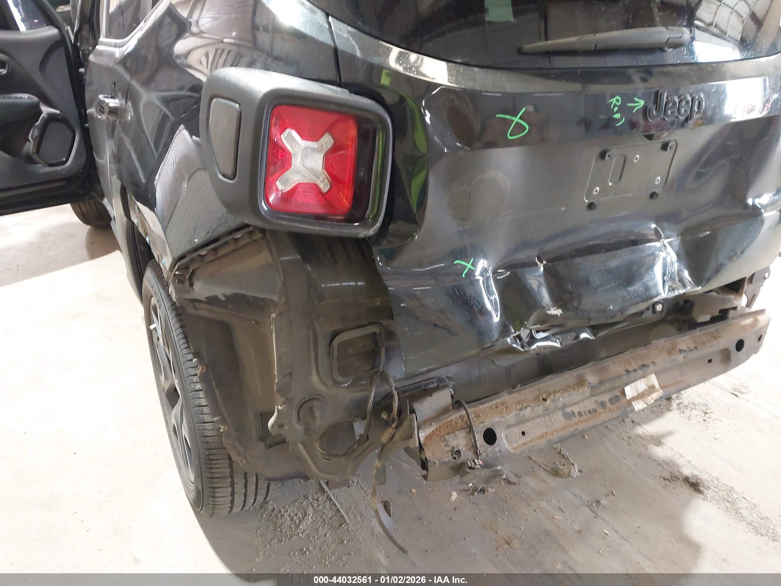 JEEP RENEGADE image 6