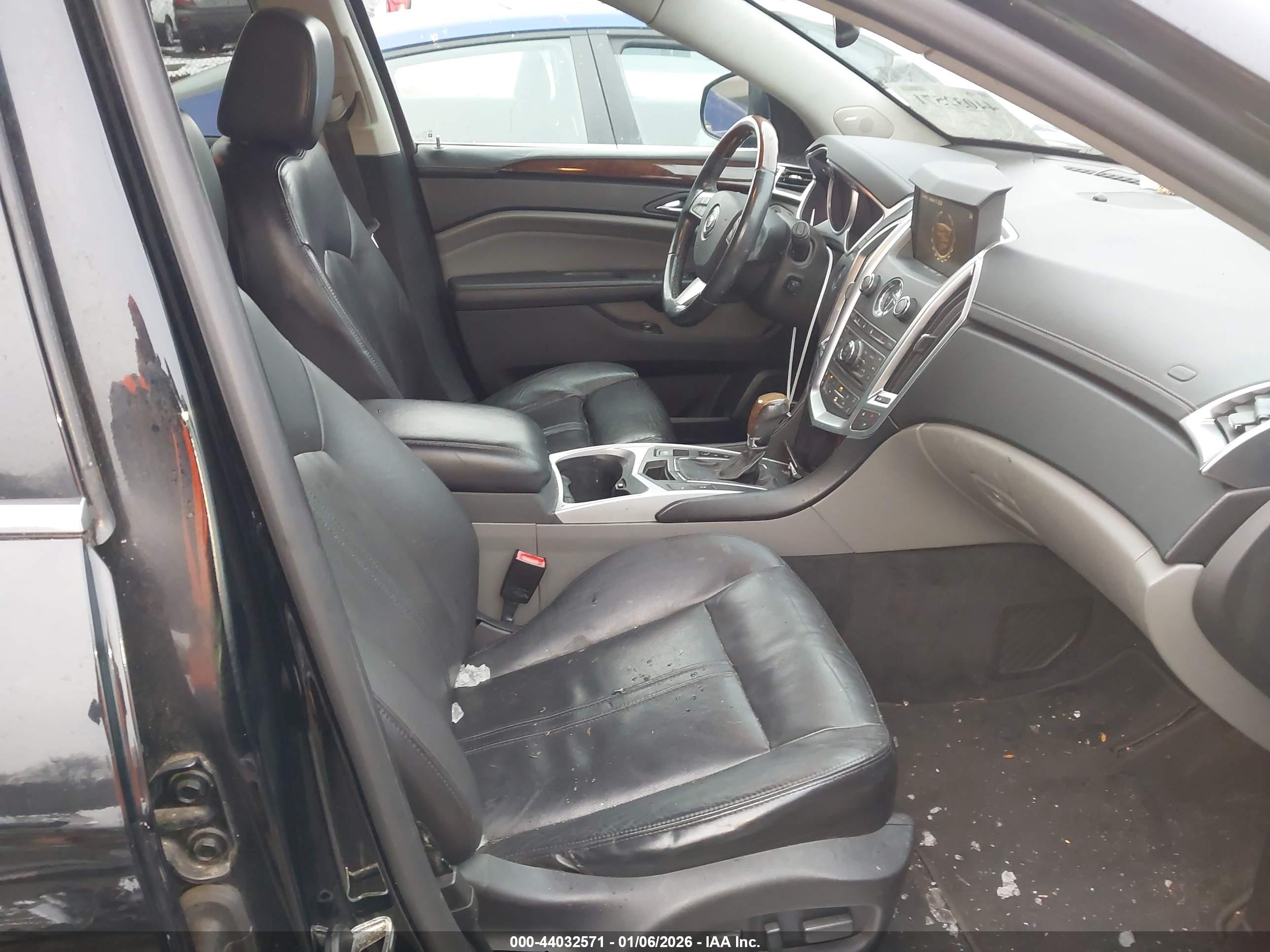 CADILLAC SRX image 5