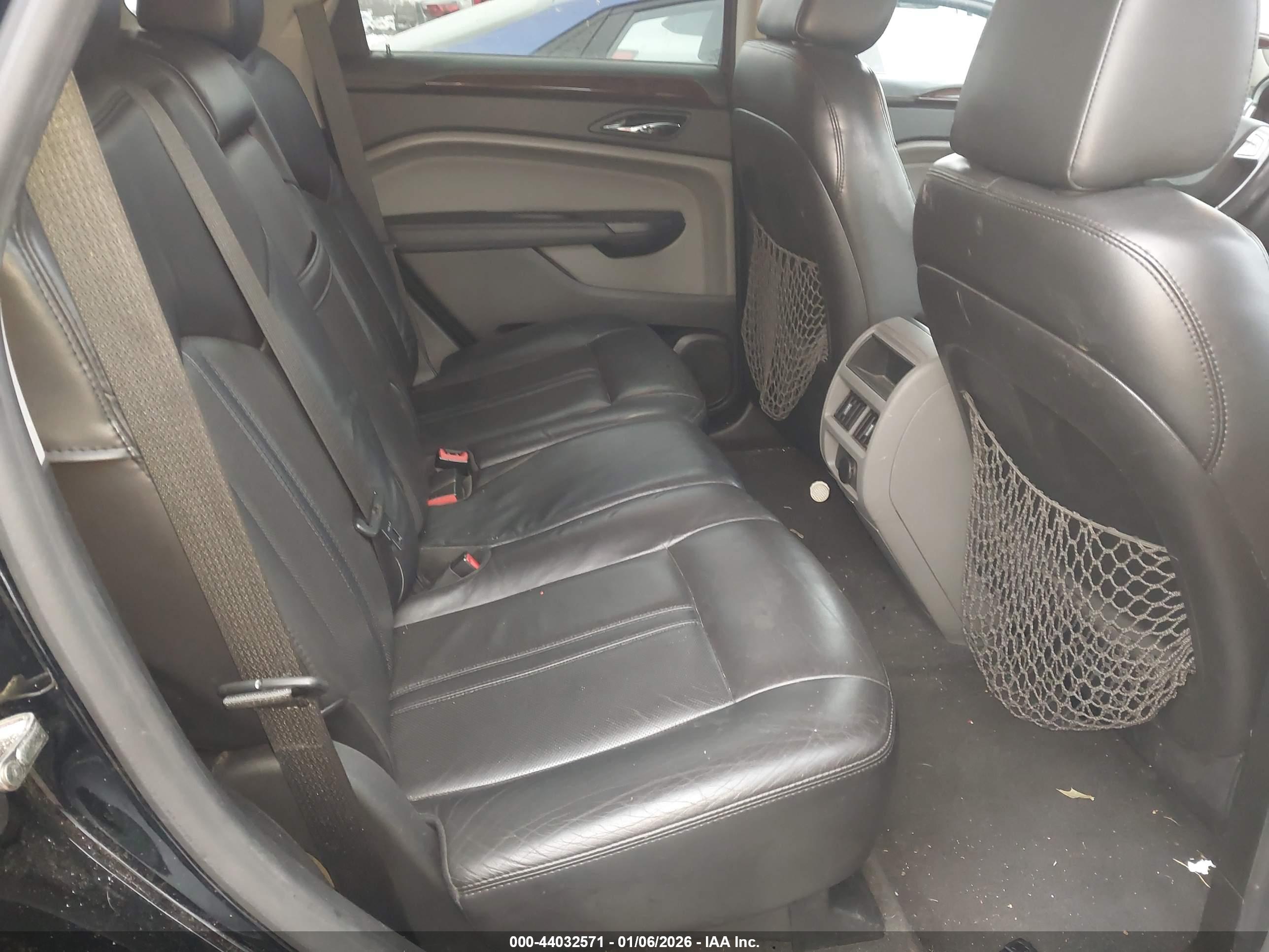 CADILLAC SRX image 8