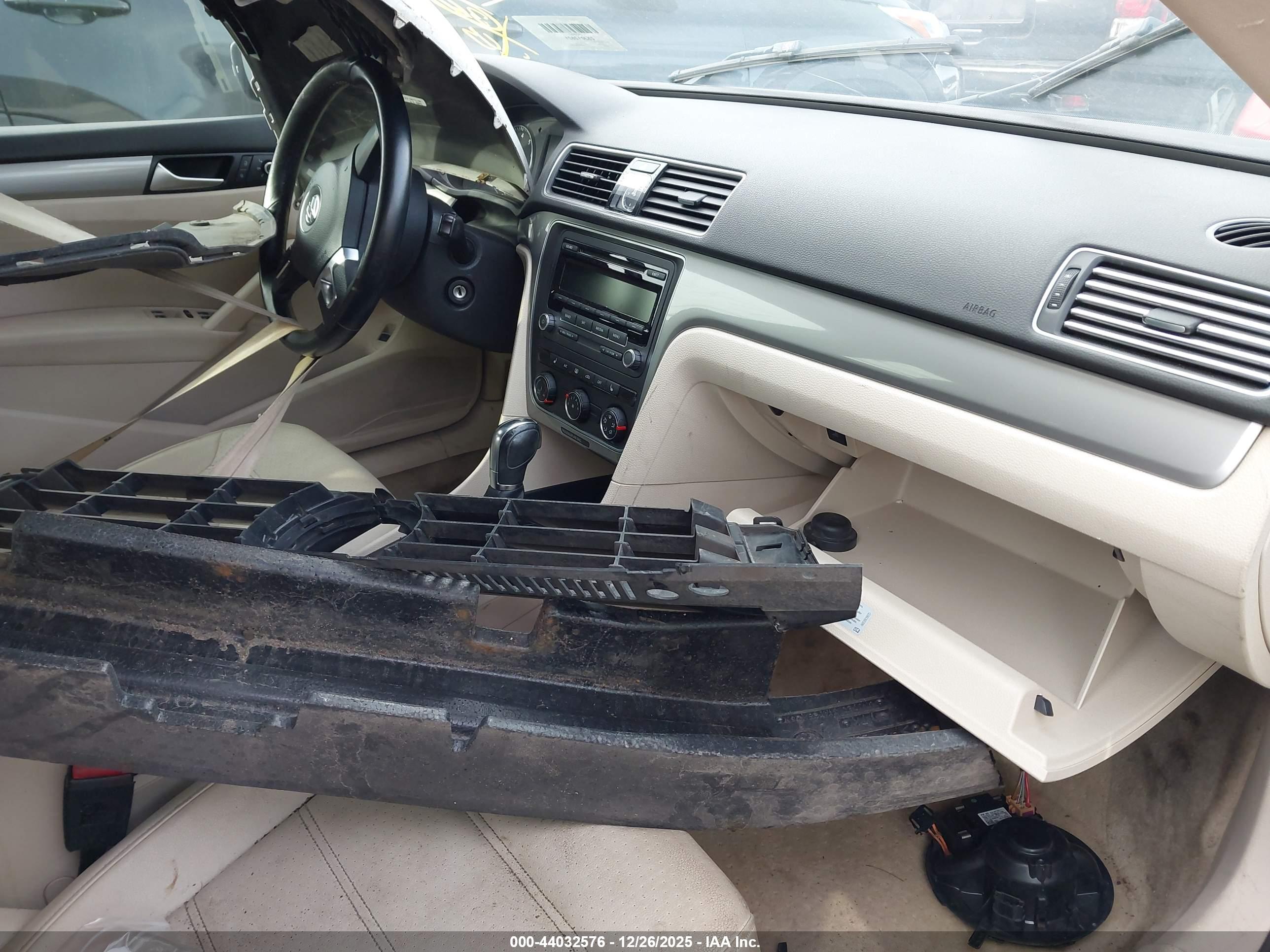VOLKSWAGEN PASSAT image 5