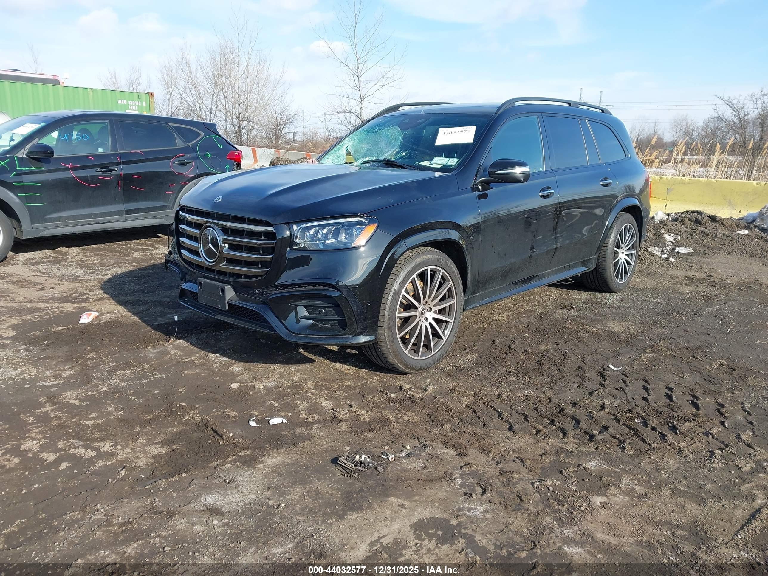 MERCEDES-BENZ GLS image 2