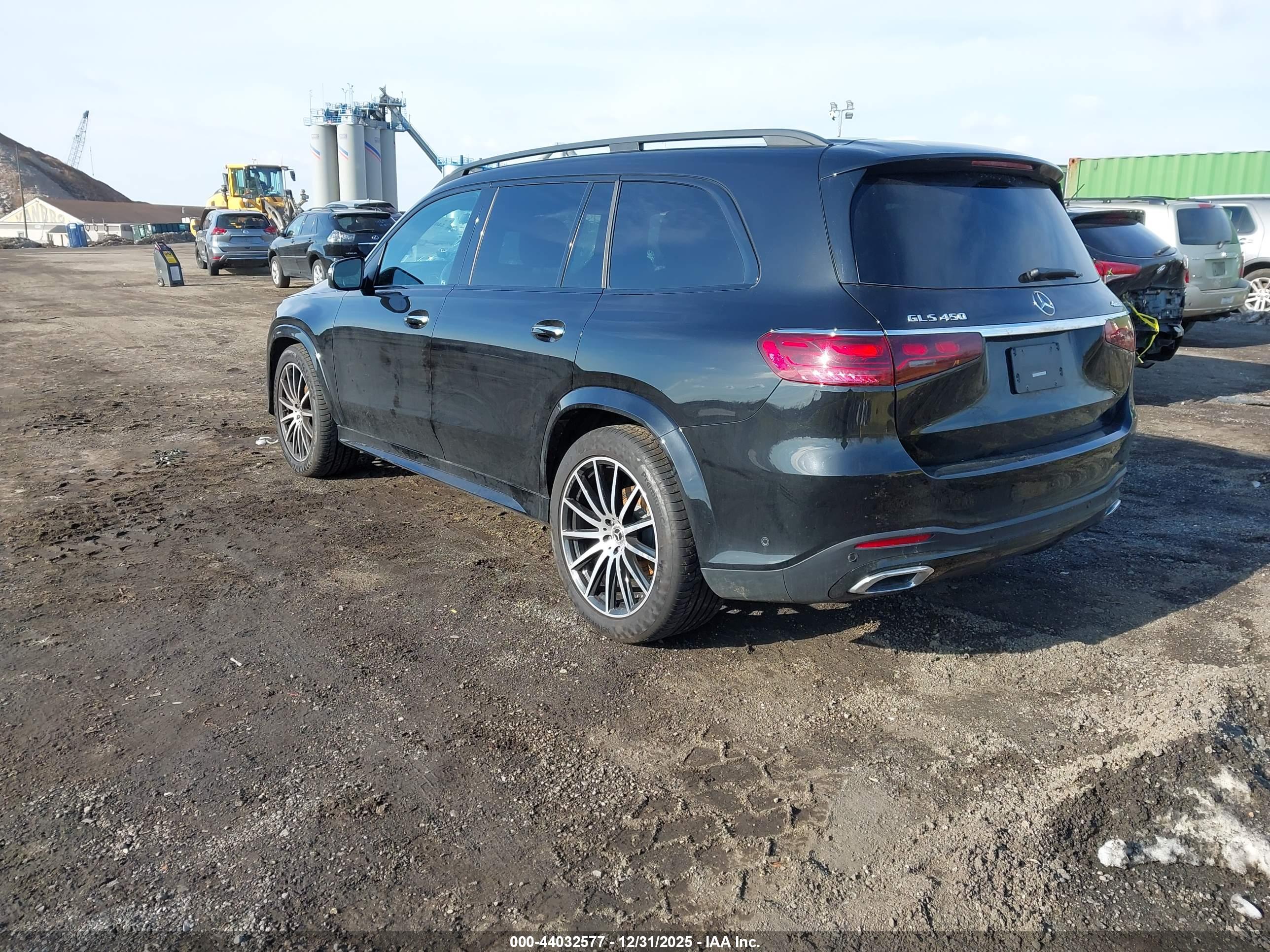 MERCEDES-BENZ GLS image 3