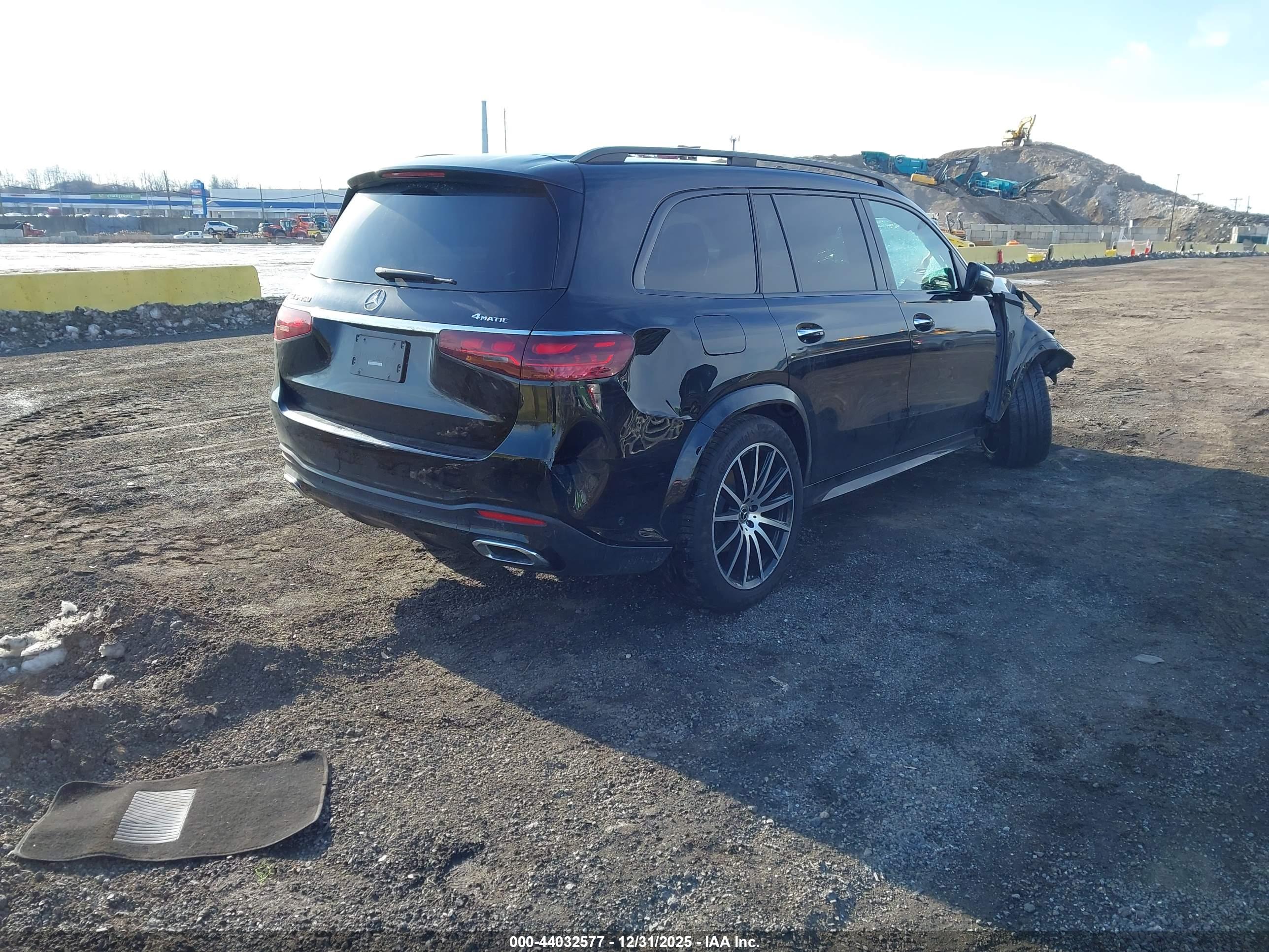 MERCEDES-BENZ GLS image 4