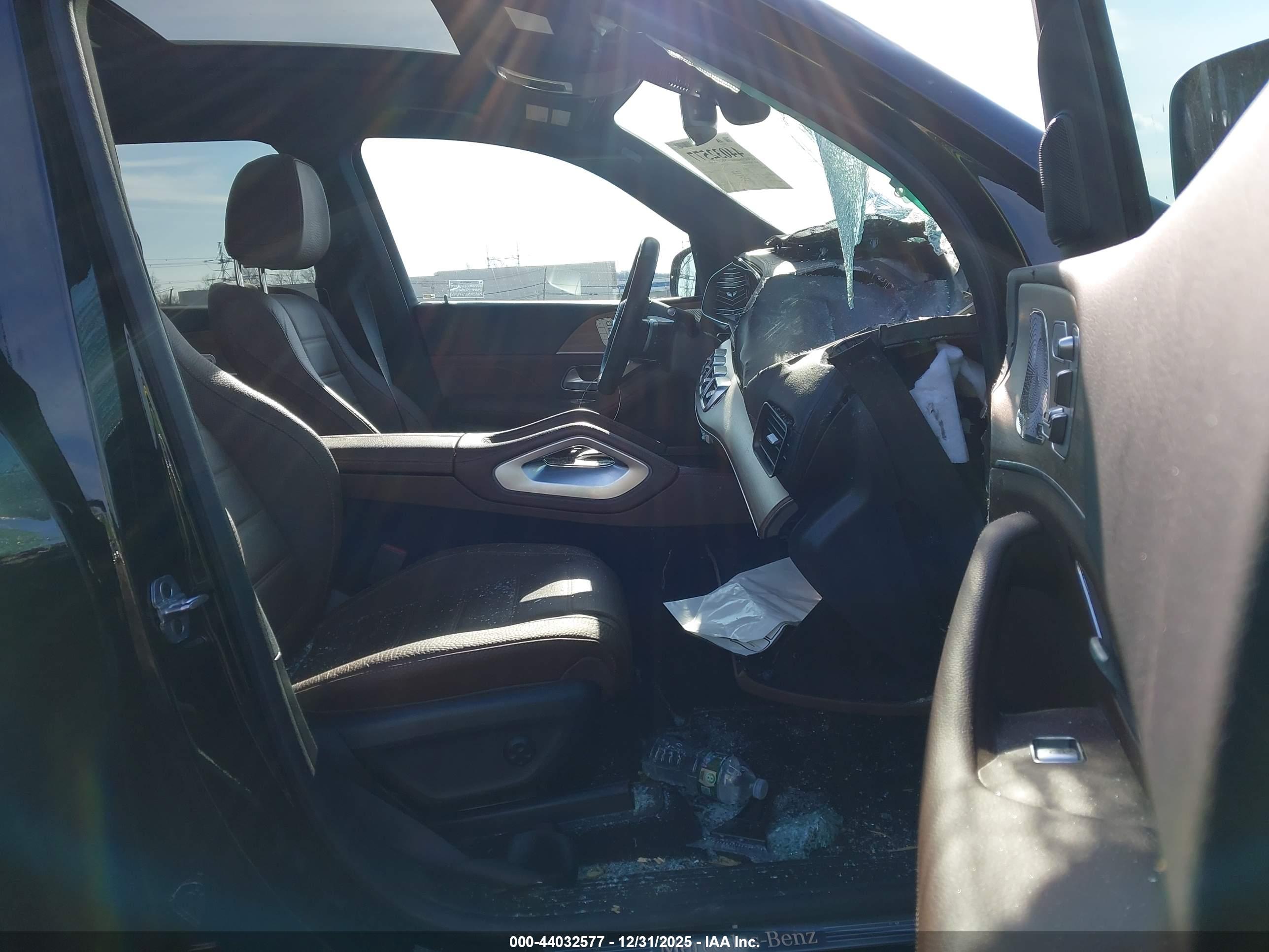 MERCEDES-BENZ GLS image 5